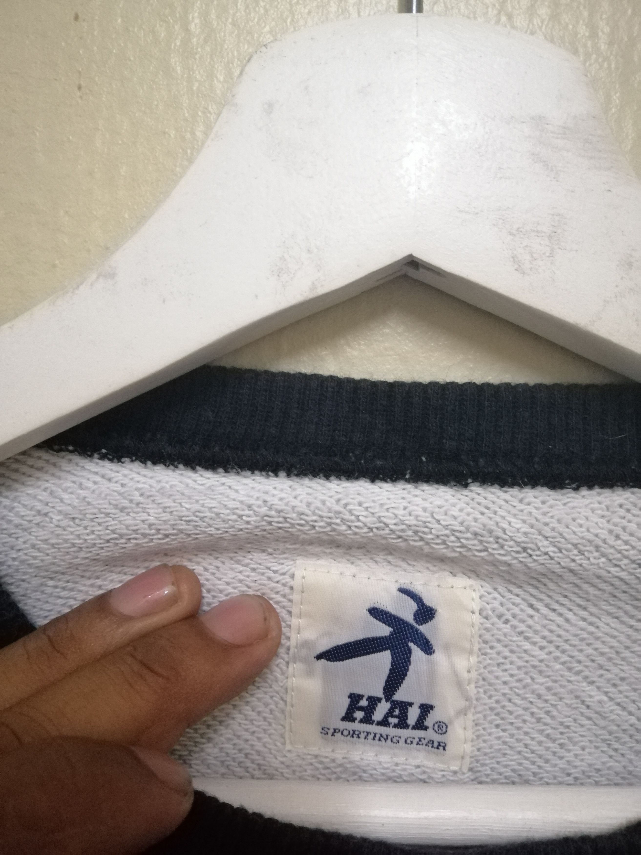 Hai Sporting Gear Vintage Hai Sporting Gear Sweatshirt Nice Design B9 Size US M / EU 48-50 / 2 - 5 Thumbnail
