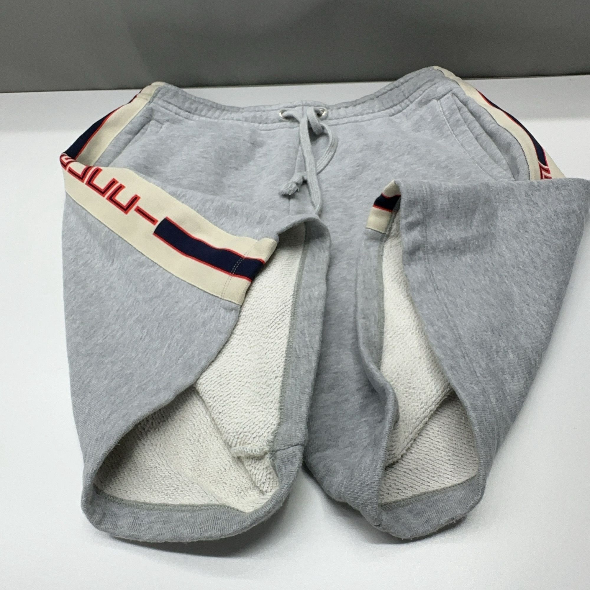 Gucci Gucci Tiger Embroidered Logo Shorts Size L Size US 34 / EU 50 - 9 Thumbnail