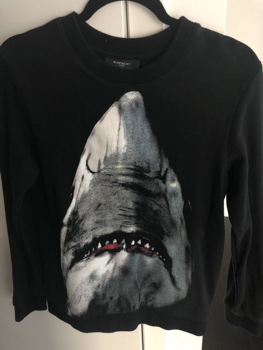 Givenchy shark outlet crewneck