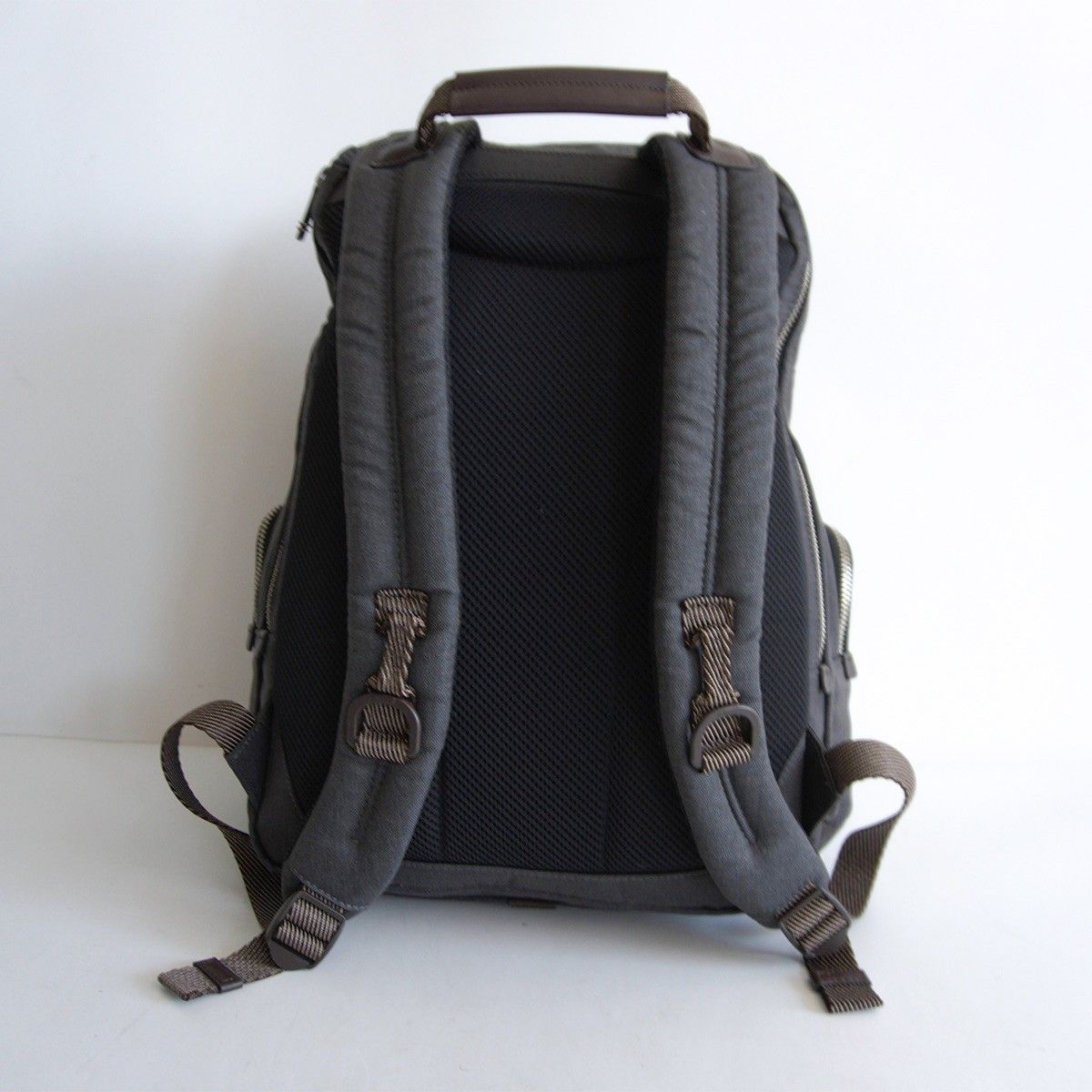 40 litre backpack for travelling Tenso Traveller L Brand Color:The North Face Dark Grey Heather/Cardinal Red شنطه لاب توب 25 Rucksack For Cameras a sternum strap