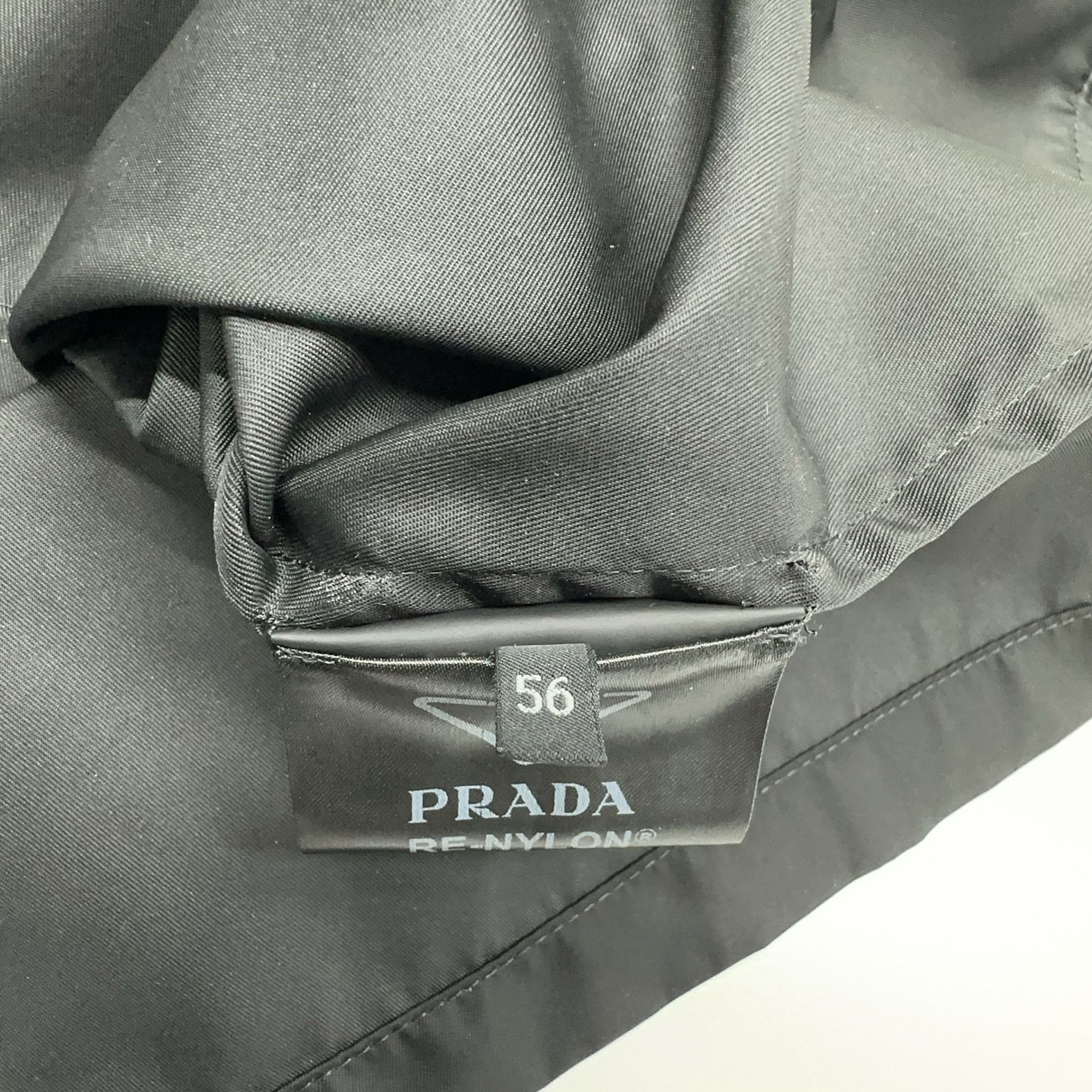 Prada Prada Re-Nylon Logo Vest Size 56 Size US XL / EU 56 / 4 - 4 Thumbnail