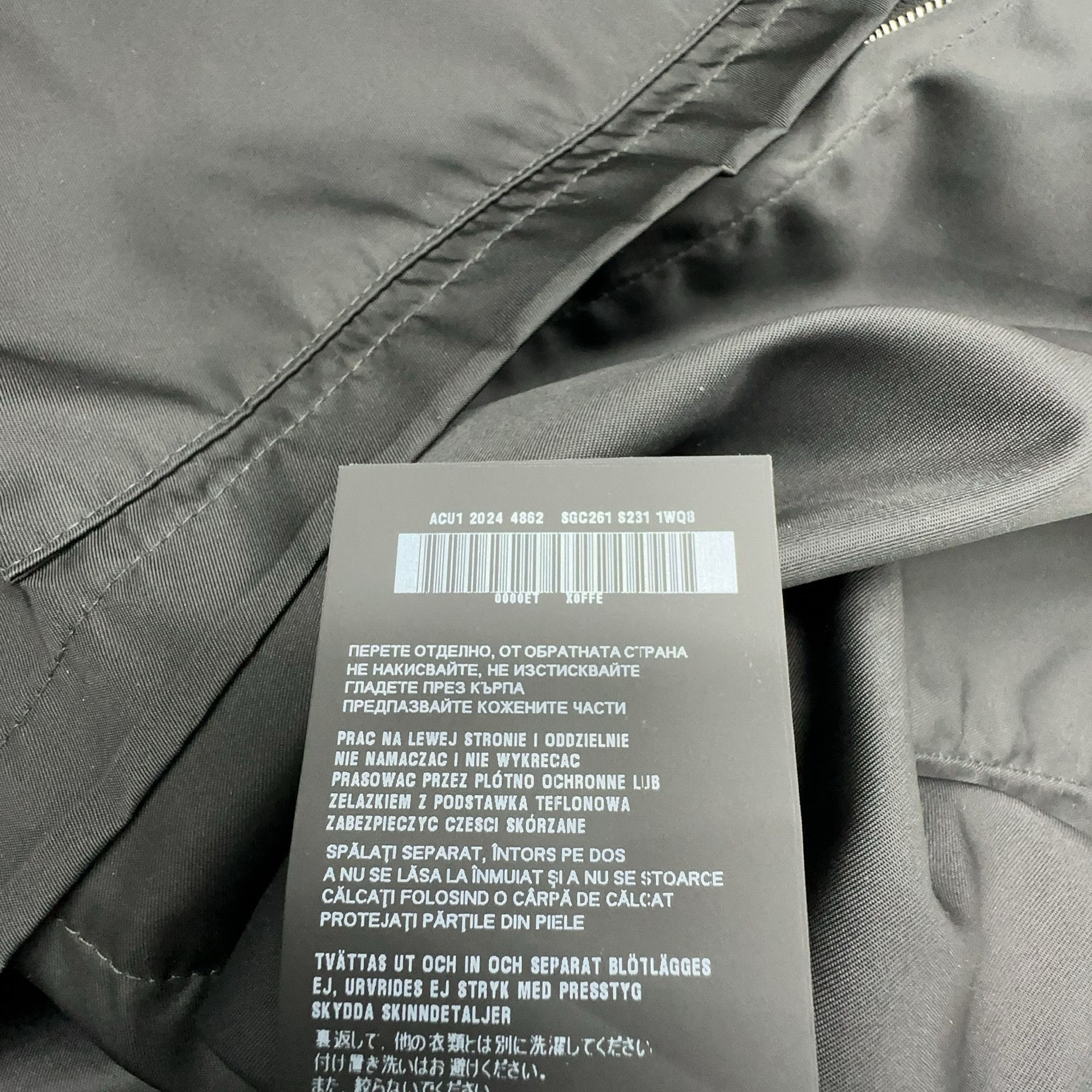 Prada Prada Re-Nylon Logo Vest Size 56 Size US XL / EU 56 / 4 - 3 Thumbnail