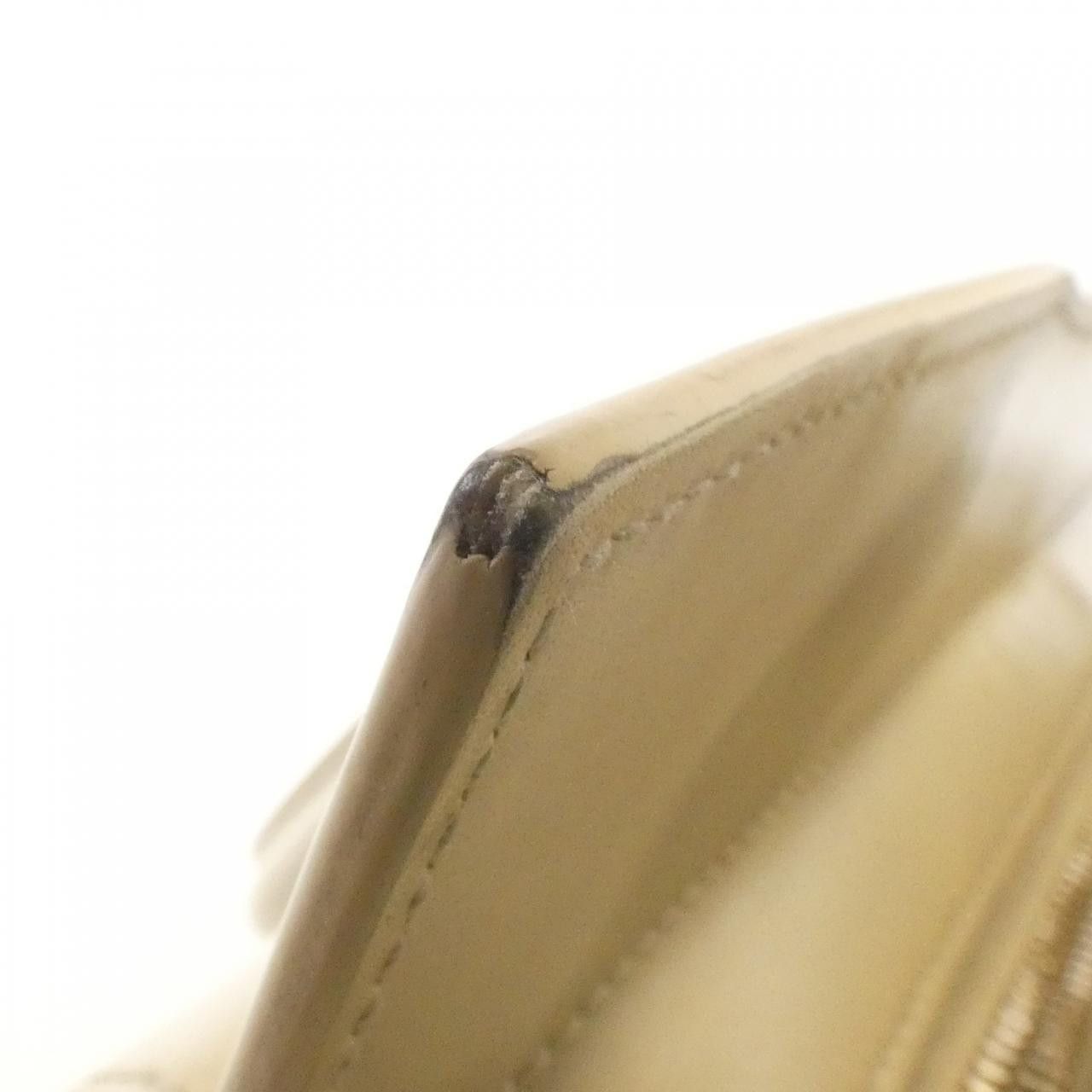 Yves Saint Laurent Yves Saint Laurent Saint Laurent Uptown Calf Bag Leather Handbag 5612031KA0J DUTY FREE for USA Size ONE SIZE - 4 Thumbnail
