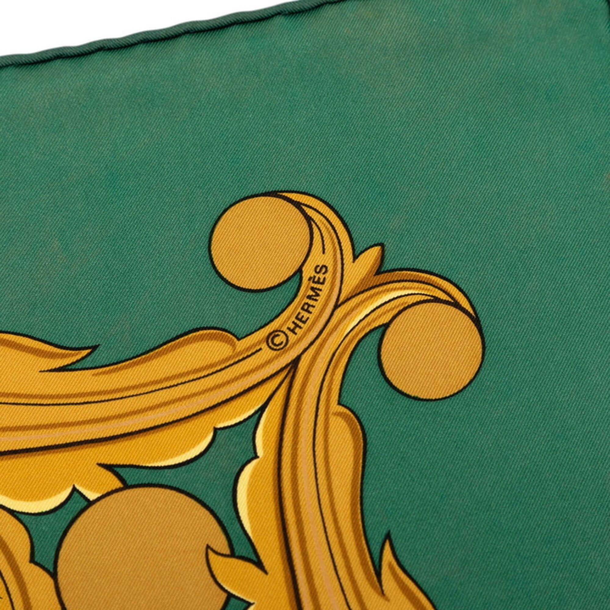 Hermes Carre 90 ANIMAUX SOLAIRES (Animals of the Sun) Scarf