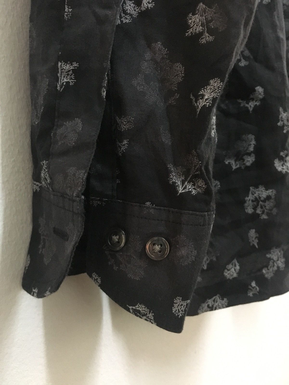 Designer Aramis Long Sleeve Button Up Flower Motive Size US L / EU 52-54 / 3 - 4 Thumbnail