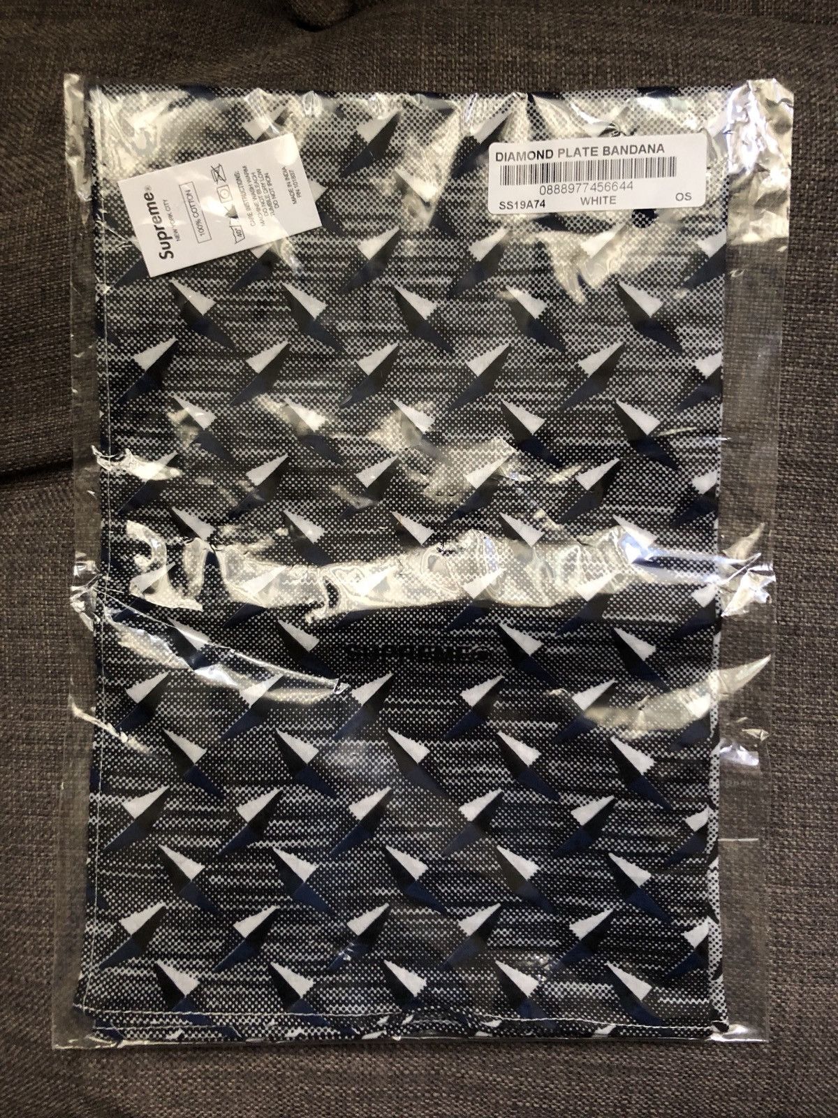 Supreme diamond hotsell plate bandana