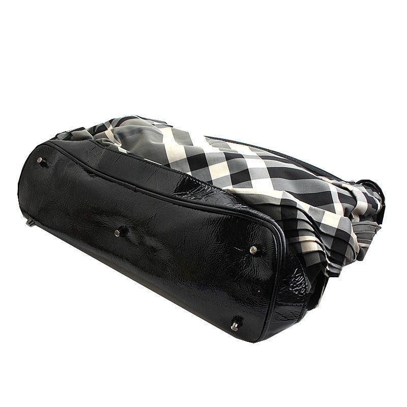 Burberry Black Crinkle Check Big Shoulder Bag Size ONE SIZE - 4 Thumbnail