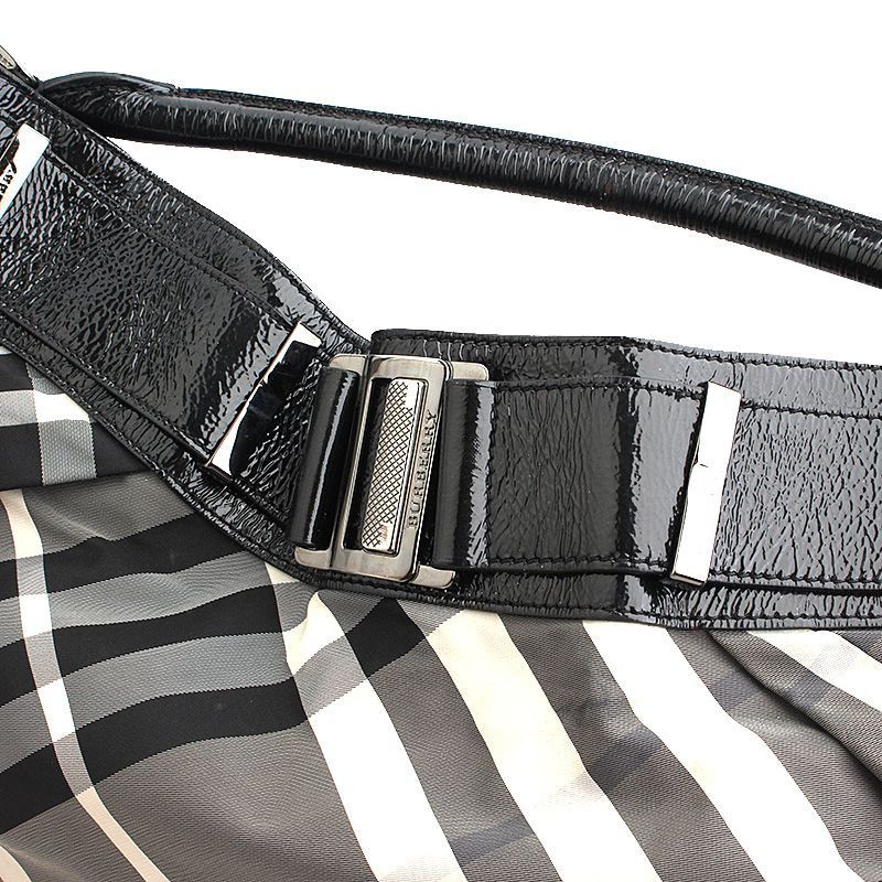 Burberry Black Crinkle Check Big Shoulder Bag Size ONE SIZE - 6 Thumbnail