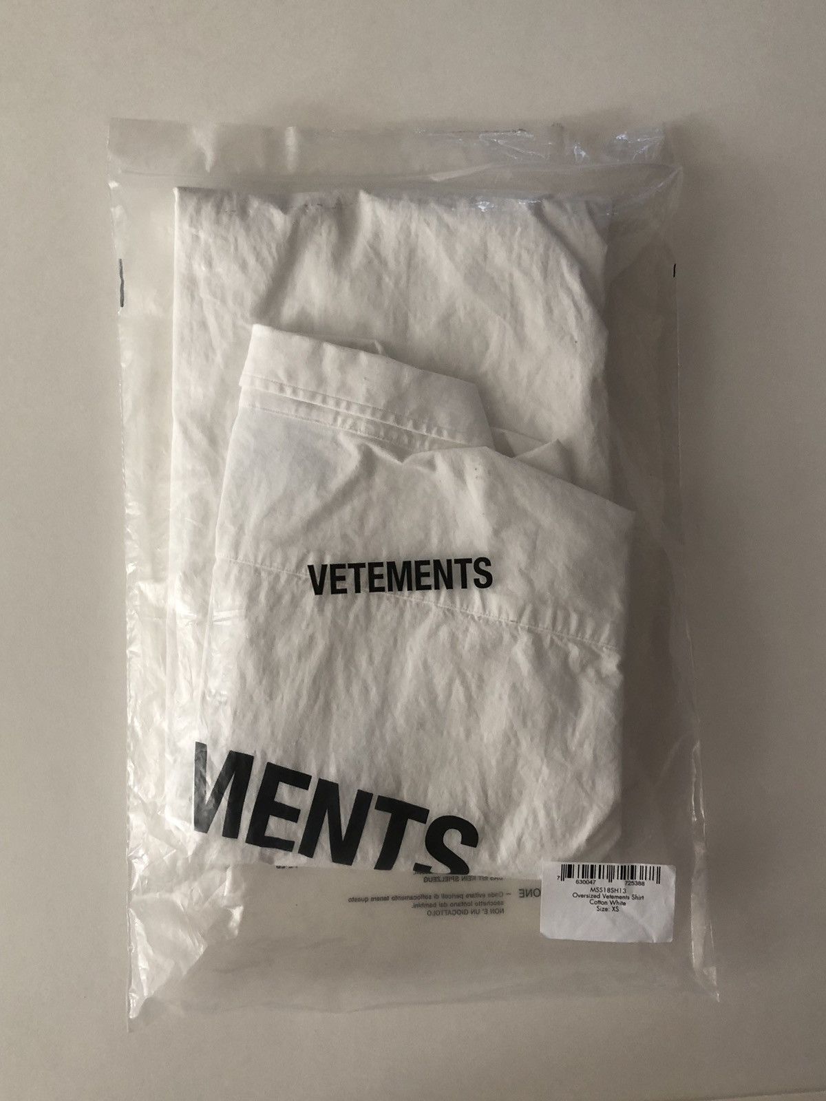 Vetements Oversized Vetements Logo shirt Size US XS / EU 42 / 0 - 8 Thumbnail