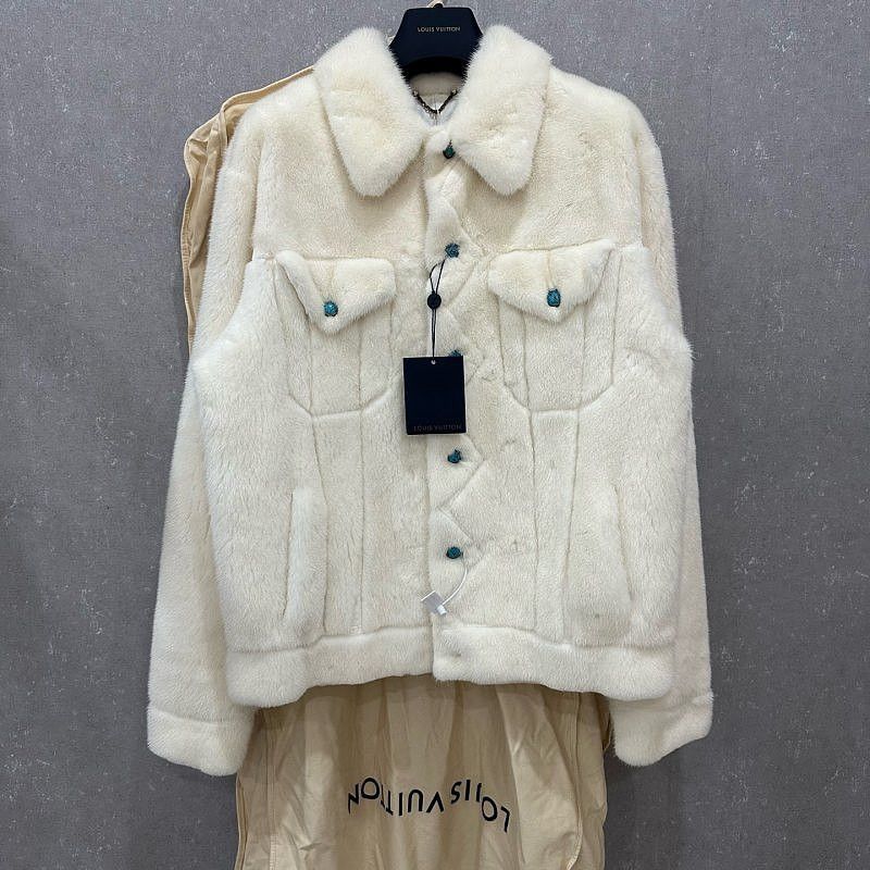 Louis Vuitton Louis Vuitton Mink Fur Button Up Jacket Size 50 Size US M / EU 48-50 / 2 - 2 Thumbnail