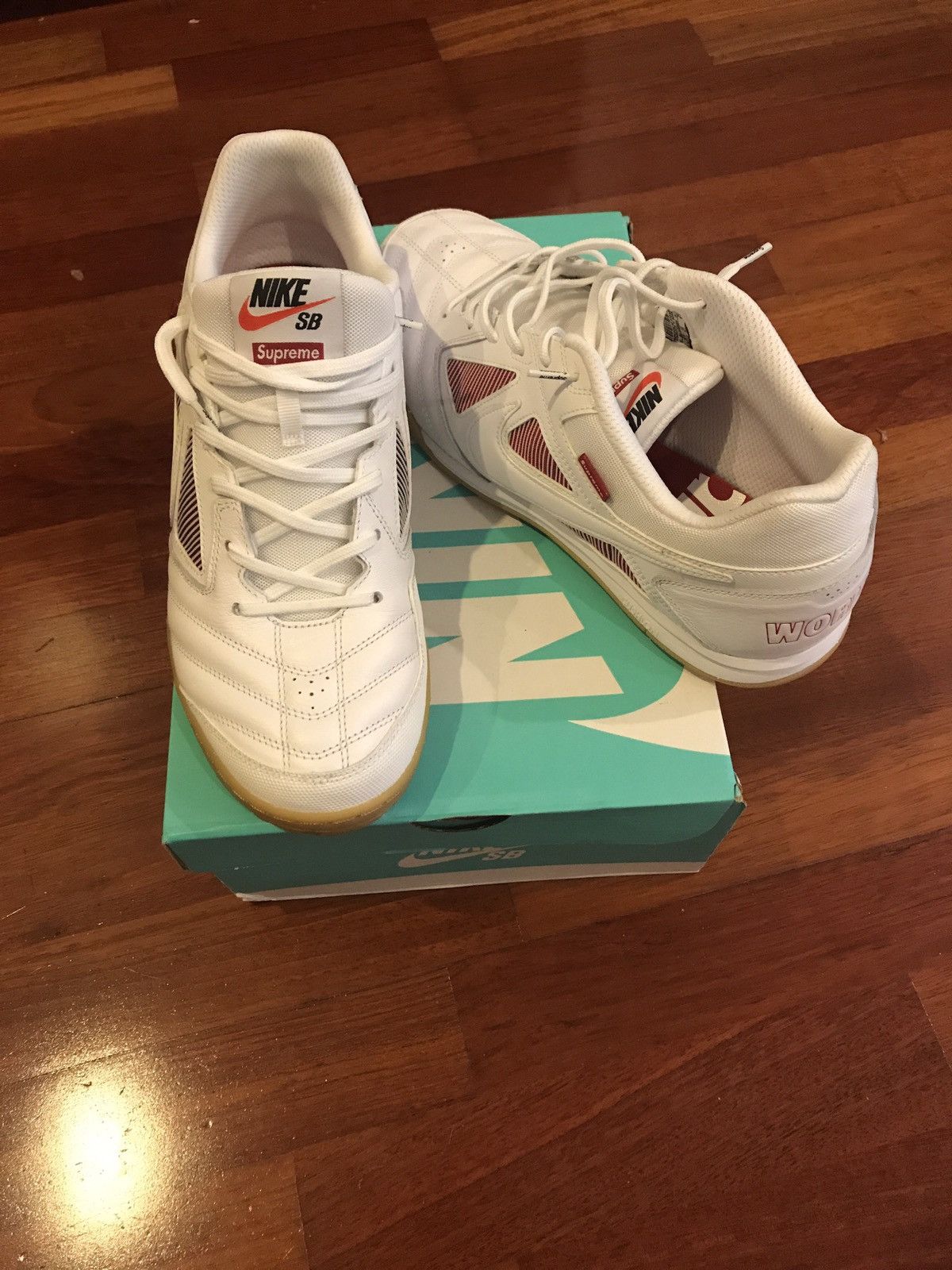 Nike supreme gato white online