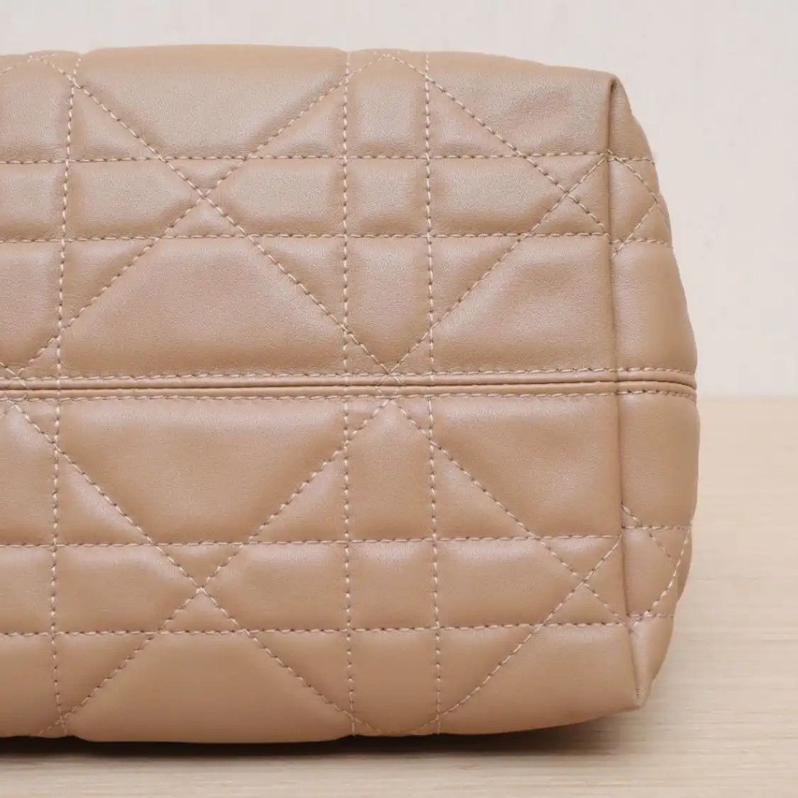 Dior DIOR Toujours Small brown cowhide leather rattan plaid quilted handbag detachabl Size ONE SIZE - 10 Thumbnail
