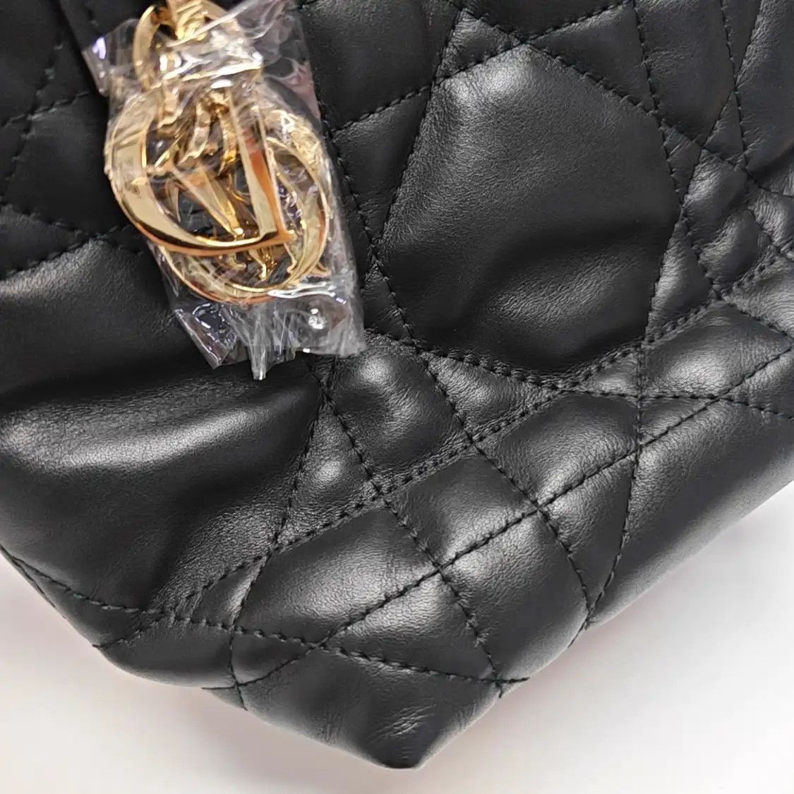 Dior DIOR Toujours Nano black cowhide leather rattan plaid quilted shoulder bag handb Size ONE SIZE - 9 Thumbnail
