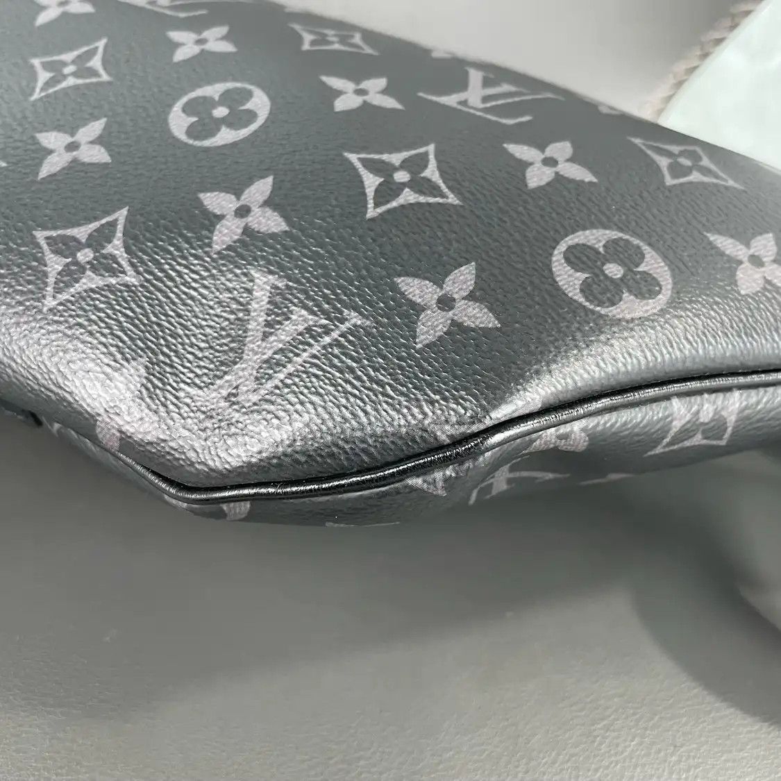 Louis Vuitton LOUIS VUITTON DISCOVERY black coated canvas monogram crossbody bag silver hardwa Size ONE SIZE - 18 Thumbnail