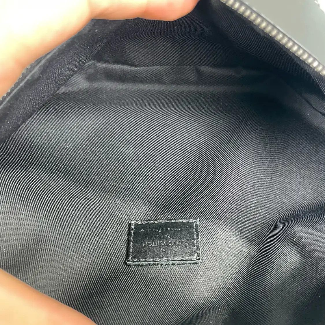Louis Vuitton LOUIS VUITTON DISCOVERY black coated canvas monogram crossbody bag silver hardwa Size ONE SIZE - 8 Thumbnail