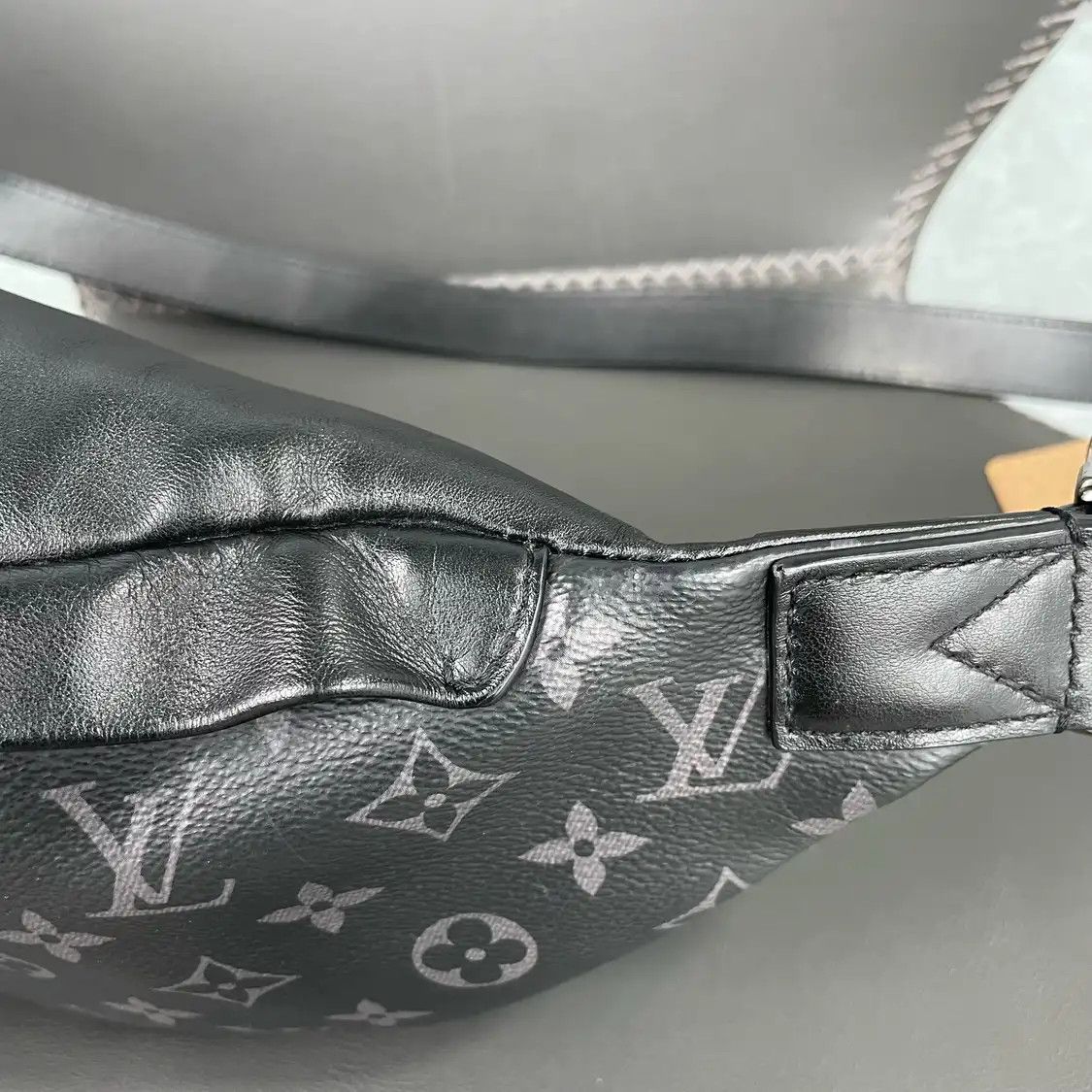 Louis Vuitton LOUIS VUITTON DISCOVERY black coated canvas monogram crossbody bag silver hardwa Size ONE SIZE - 14 Thumbnail