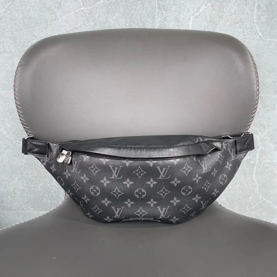 Louis Vuitton LOUIS VUITTON DISCOVERY black coated canvas monogram crossbody bag silver hardwa Size ONE SIZE - 2 Thumbnail