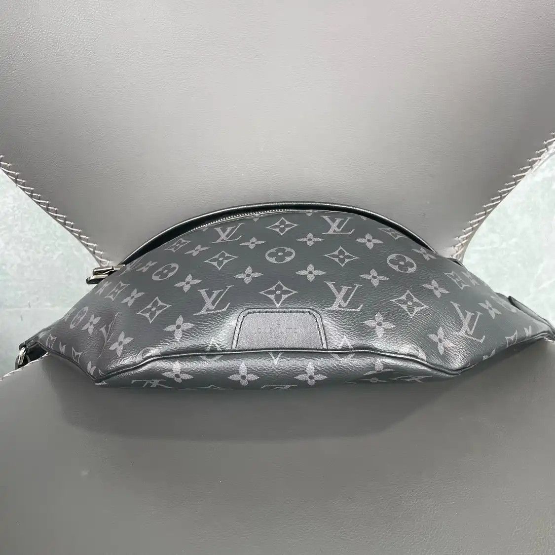 Louis Vuitton LOUIS VUITTON DISCOVERY black coated canvas monogram crossbody bag silver hardwa Size ONE SIZE - 5 Thumbnail