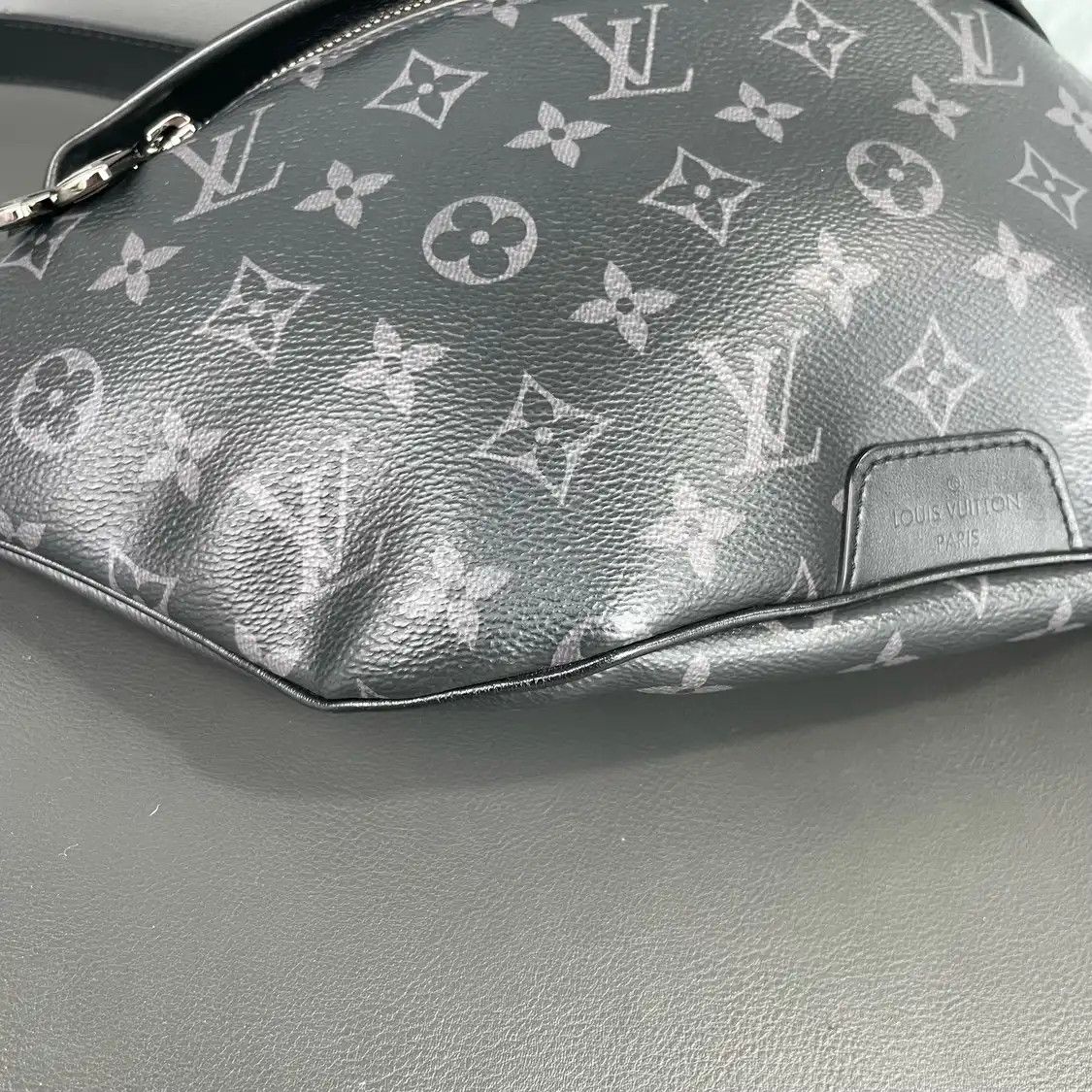Louis Vuitton LOUIS VUITTON DISCOVERY black coated canvas monogram crossbody bag silver hardwa Size ONE SIZE - 15 Thumbnail