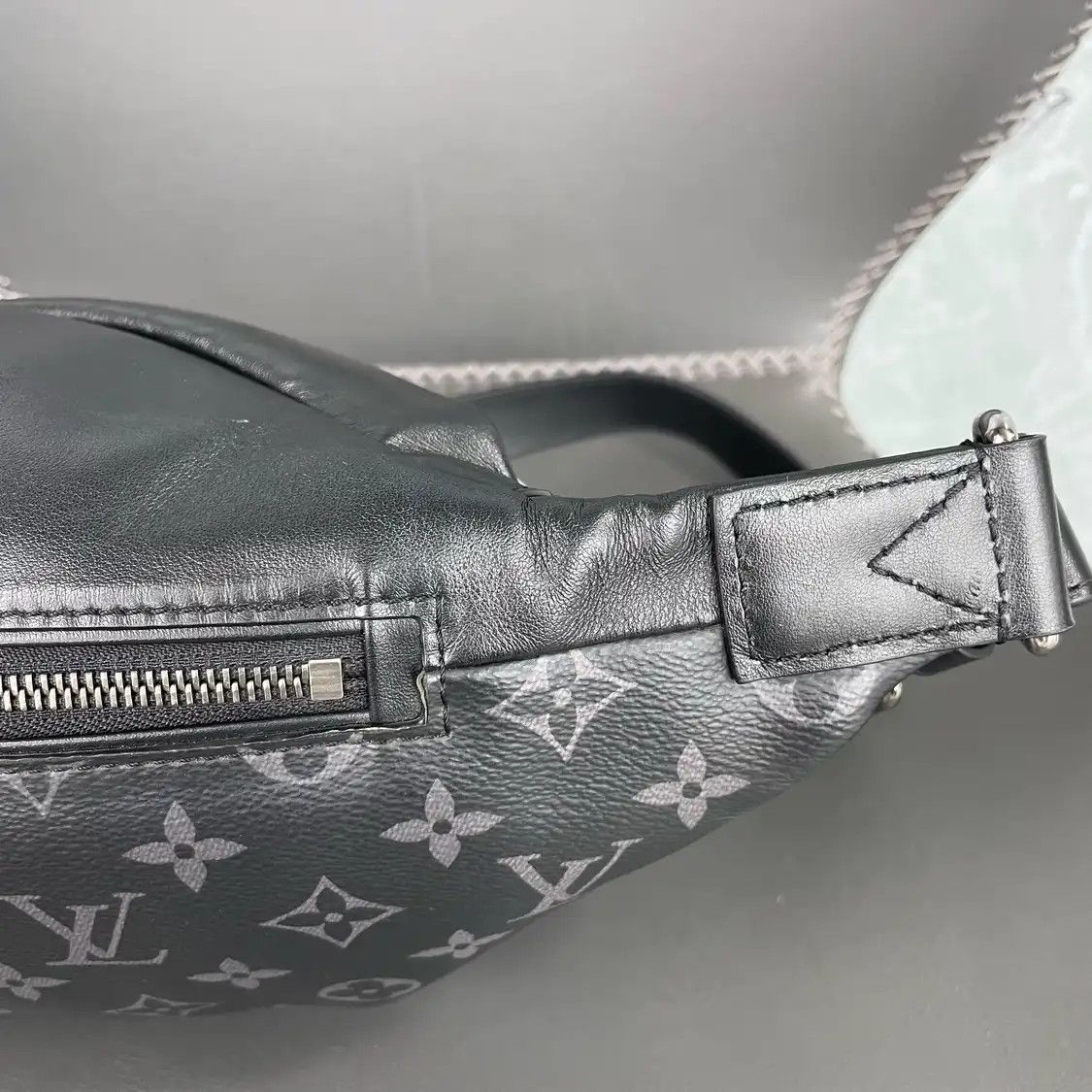 Louis Vuitton LOUIS VUITTON DISCOVERY black coated canvas monogram crossbody bag silver hardwa Size ONE SIZE - 12 Thumbnail