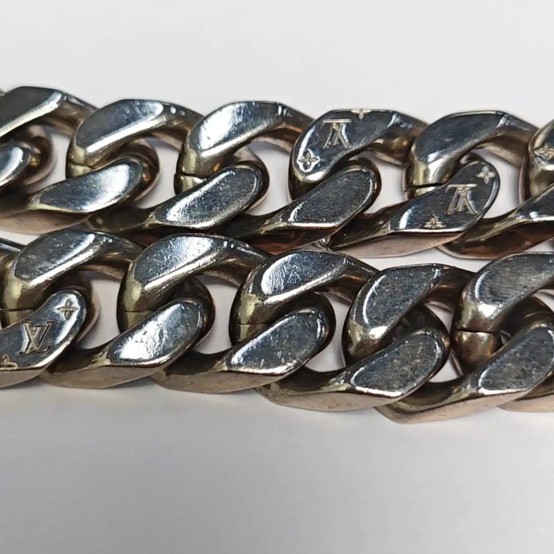 Louis Vuitton LOUIS VUITTON LV CHAIN LINKS silver alloy necklace Length 47 cm Size ONE SIZE - 5 Thumbnail