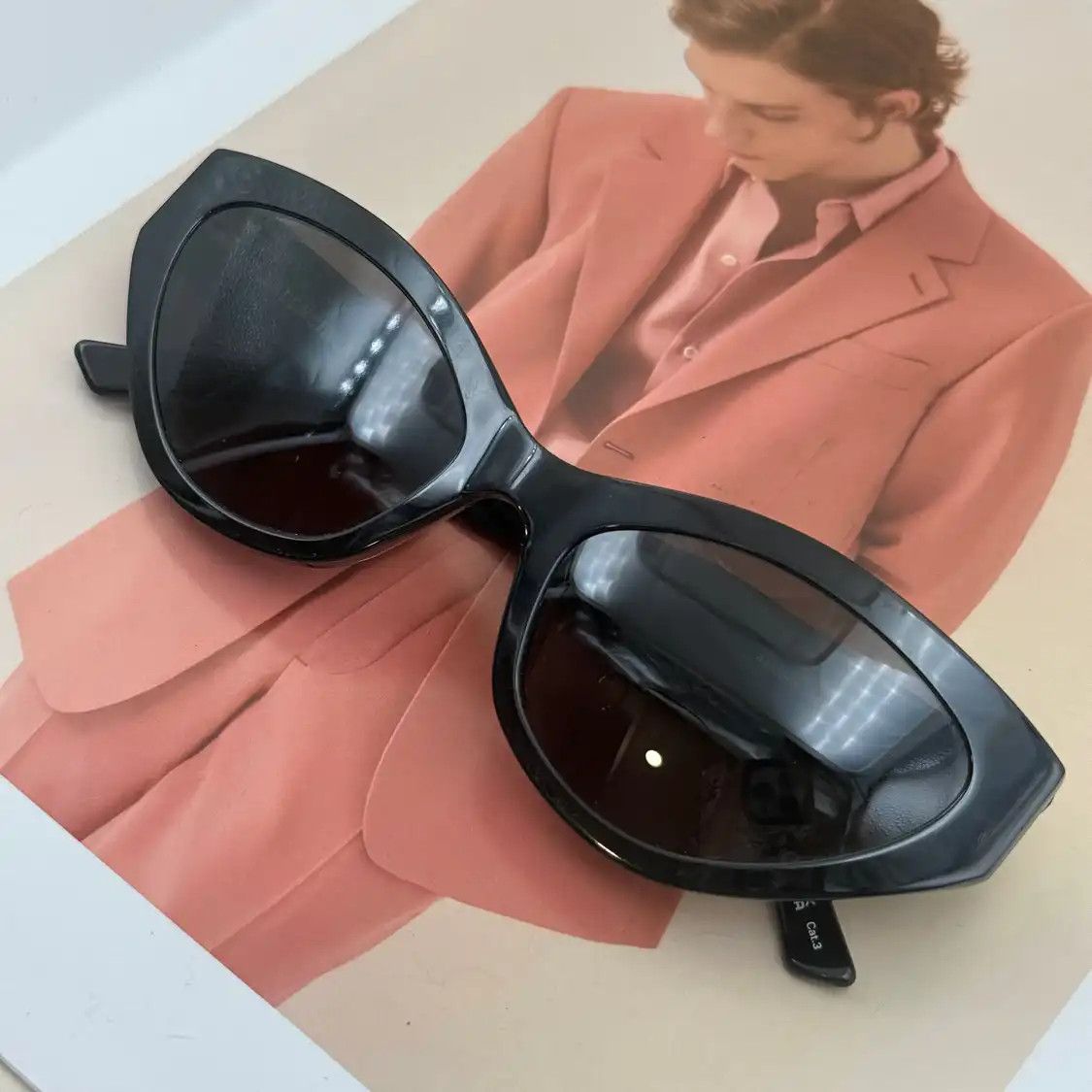 Balenciaga BALENCIAGA black cat-eye letterLOGO sunglasses Size ONE SIZE - 2 Thumbnail