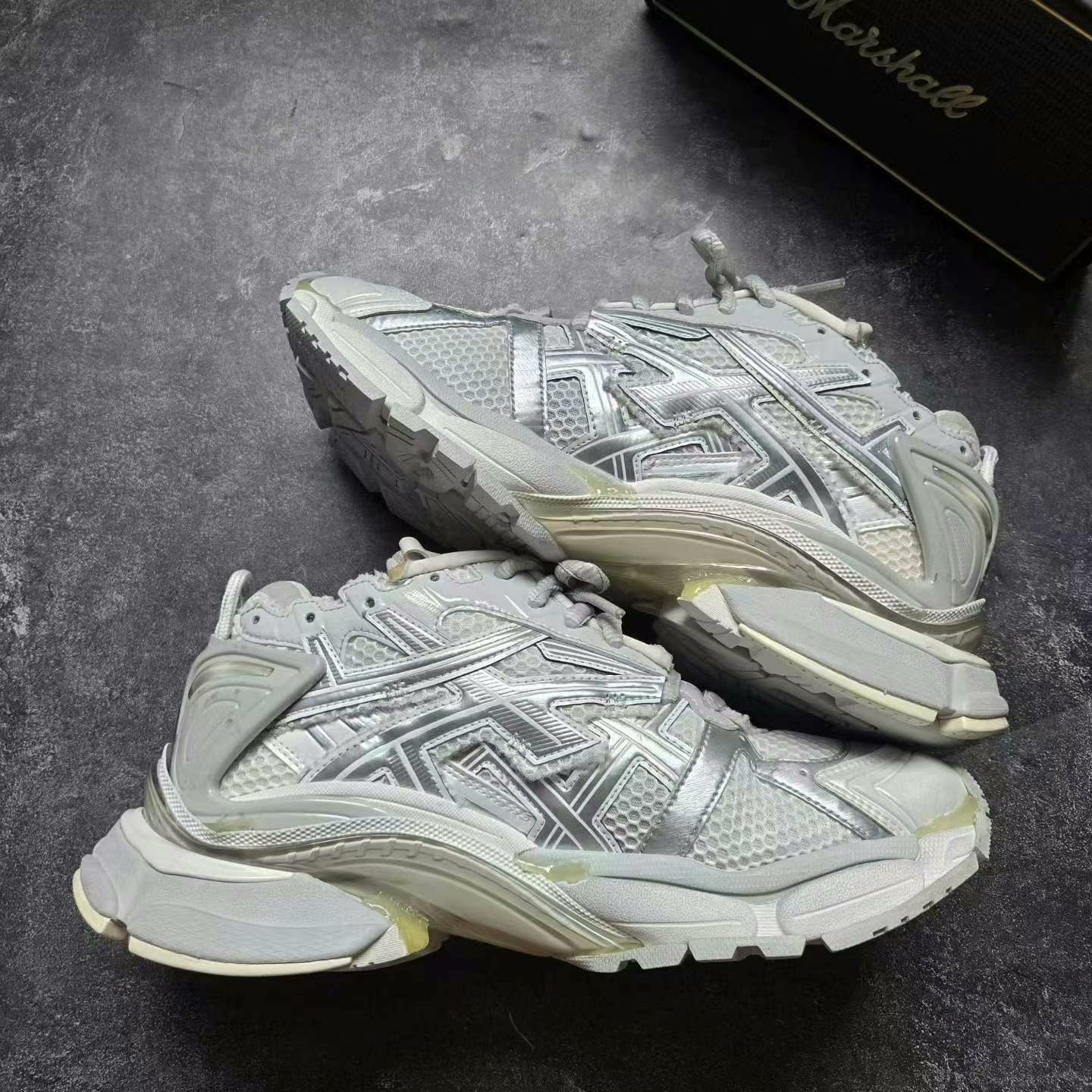 Balenciaga Balenciaga Runner Size 42 Size US 9 / EU 42 - 9 Thumbnail