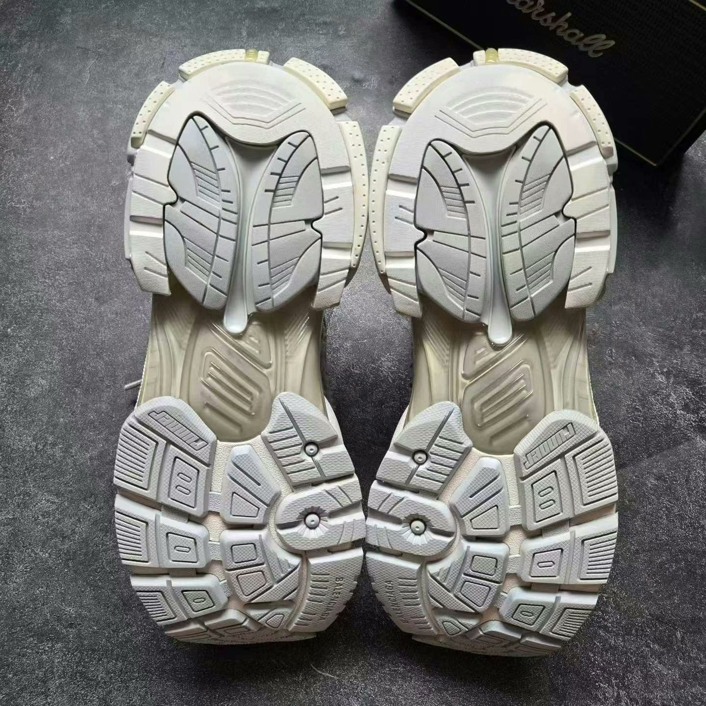 Balenciaga Balenciaga Runner Size 42 Size US 9 / EU 42 - 7 Thumbnail