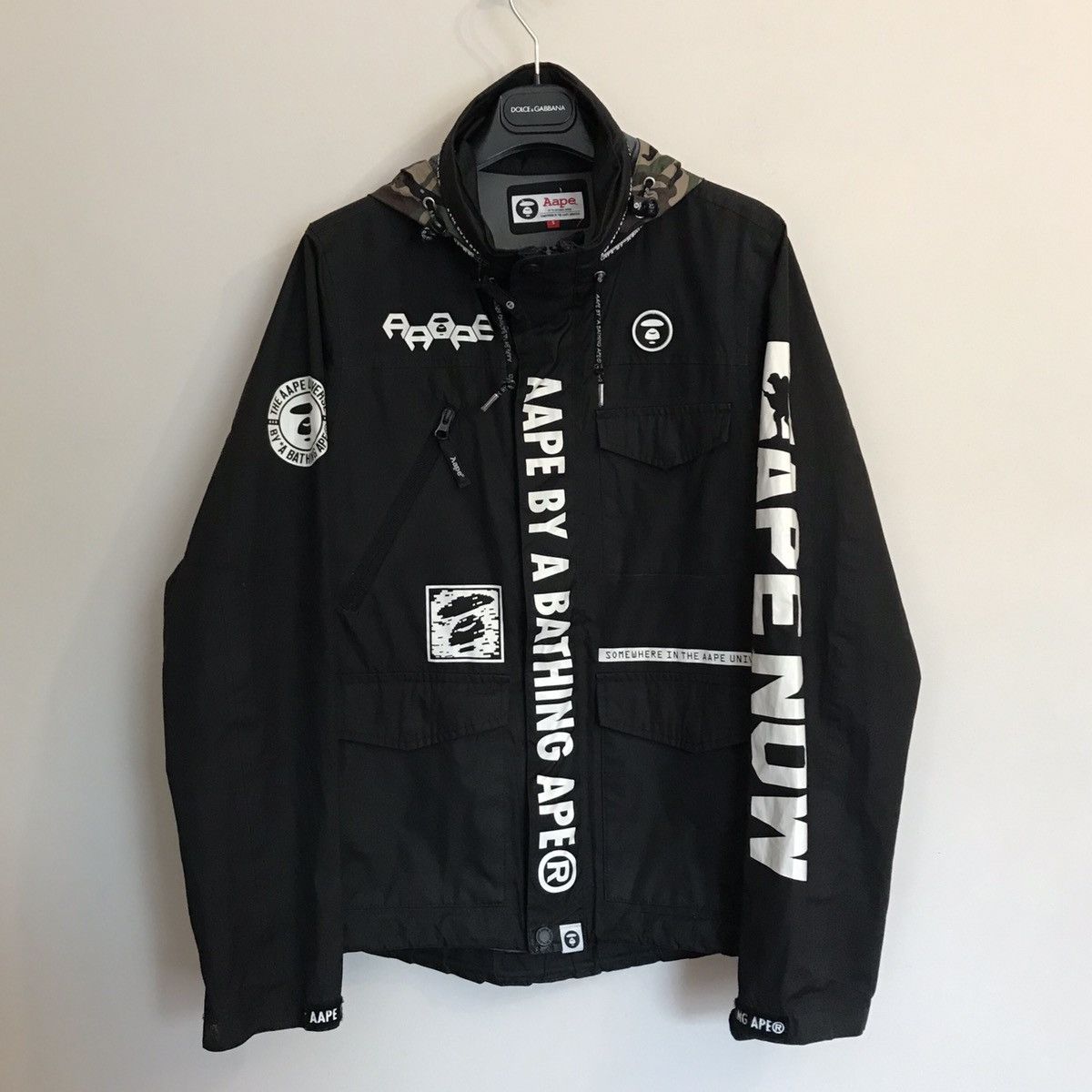 ジャケット・アウター aape by a bathing ape AAPE BY *A BATHING APE® logo-graffiti-print Hooded Jacket