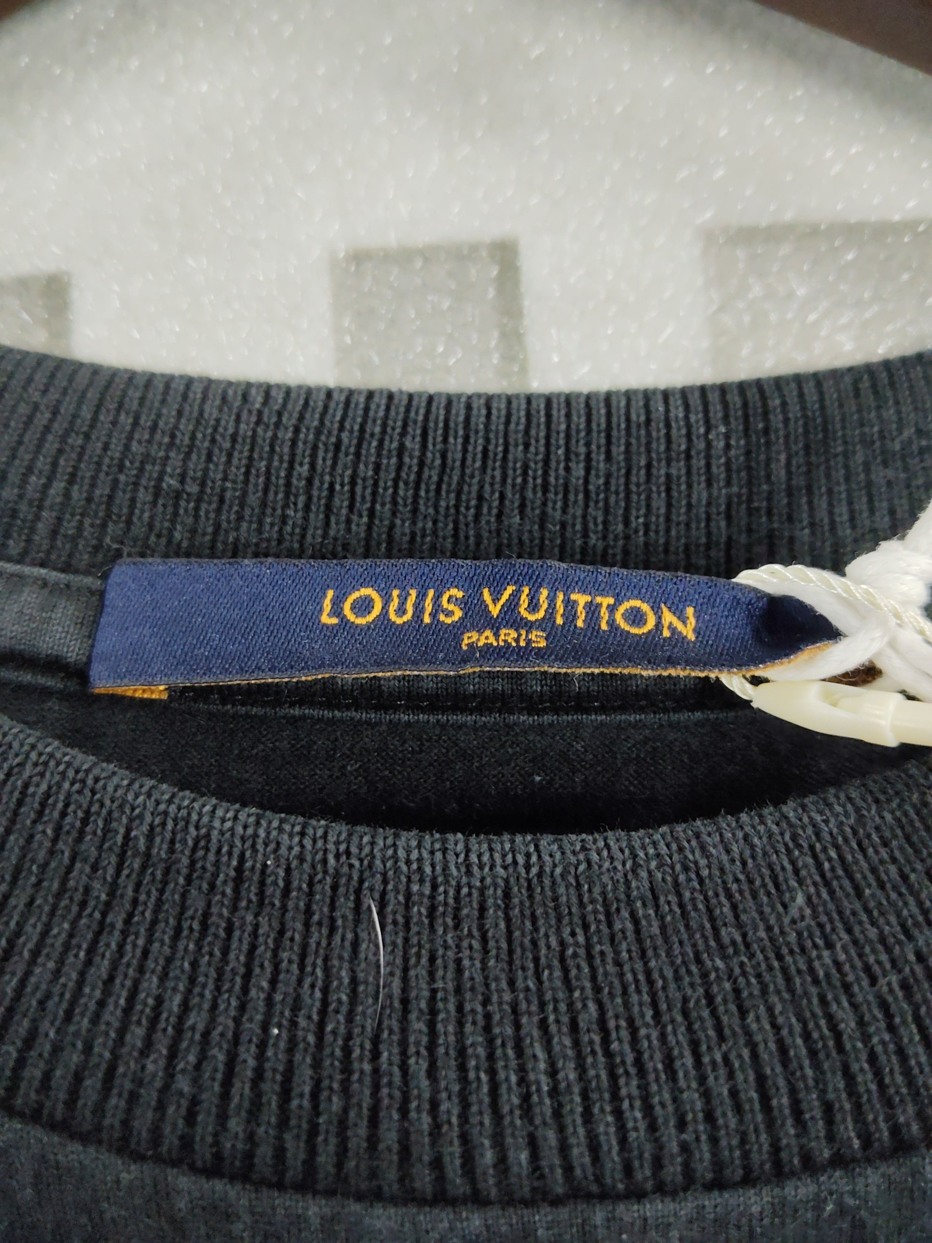 Louis Vuitton Louis Vuitton Graphic Logo T-Shirt Size M Size US M / EU 48-50 / 2 - 4 Thumbnail