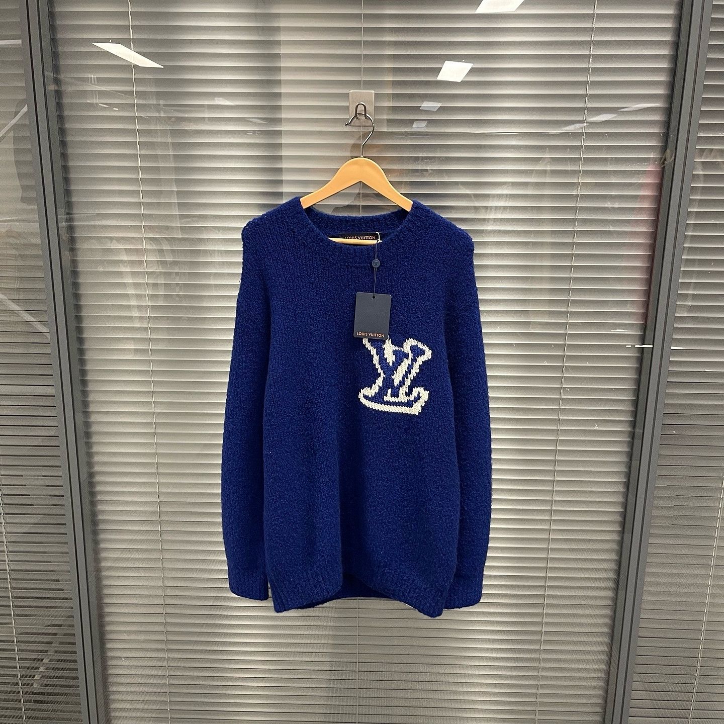 Louis Vuitton Louis Vuitton Logo Wool Blend Sweater Size L Size US L / EU 52-54 / 3 - 2 Thumbnail