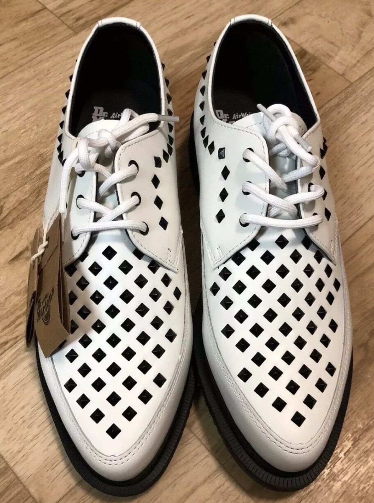 Dr martens willis white leather studded flat shoes deals