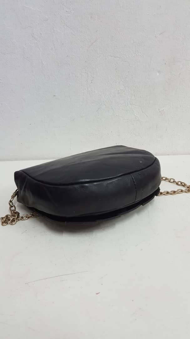 Louis Feraud ⚡️⚡️FAST SALE💥💥Authentic LOUIS FERAUD Paris Slingbag Size ONE SIZE - 6 Thumbnail