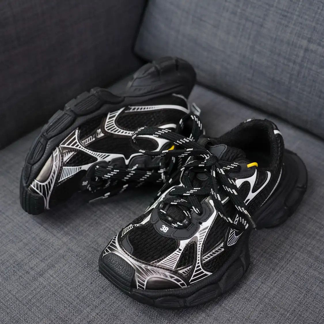 Balenciaga BALENCIAGA black fabric Women's casual sneakers 38 Size US 8 / IT 38 - 2 Thumbnail