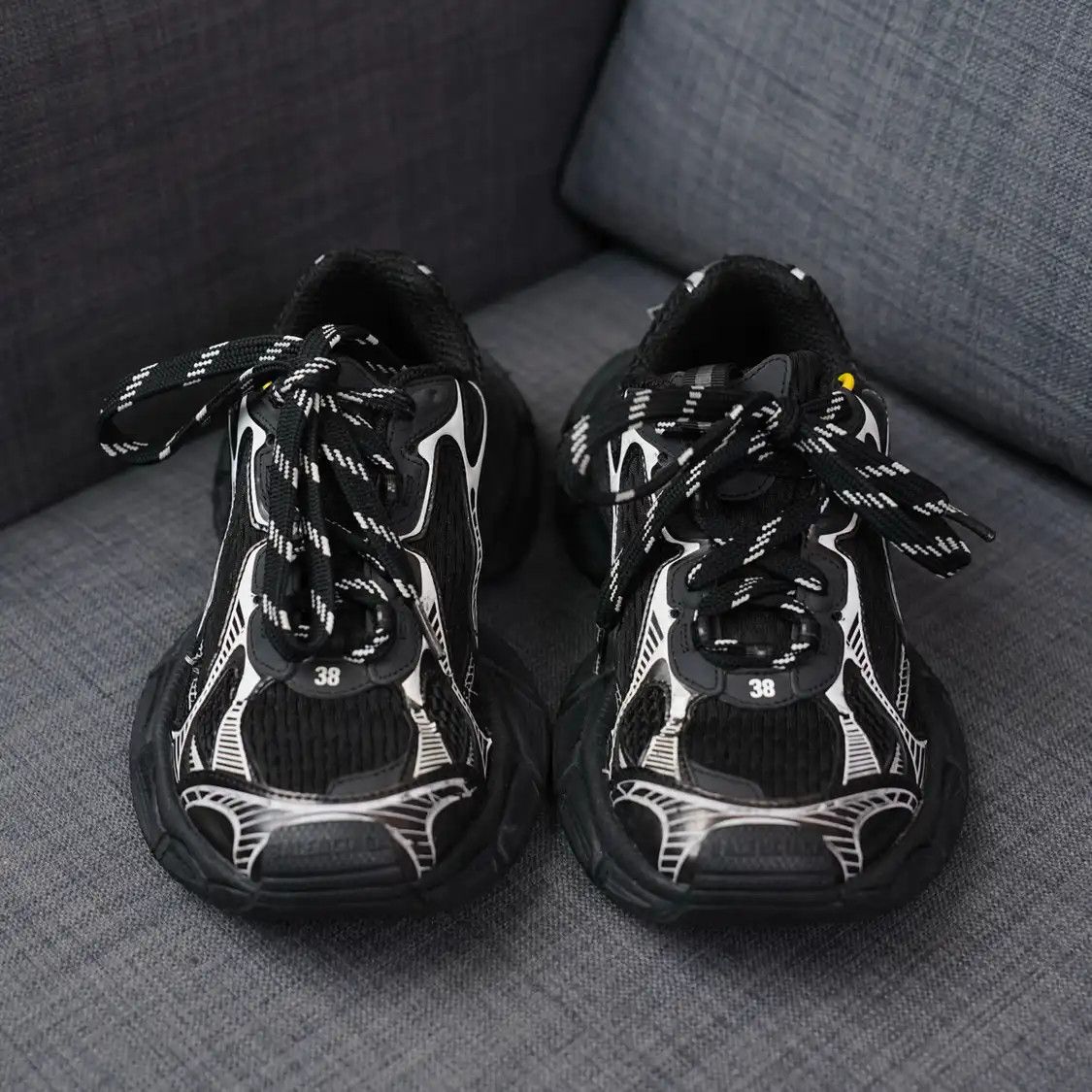 Balenciaga BALENCIAGA black fabric Women's casual sneakers 38 Size US 8 / IT 38 - 4 Thumbnail