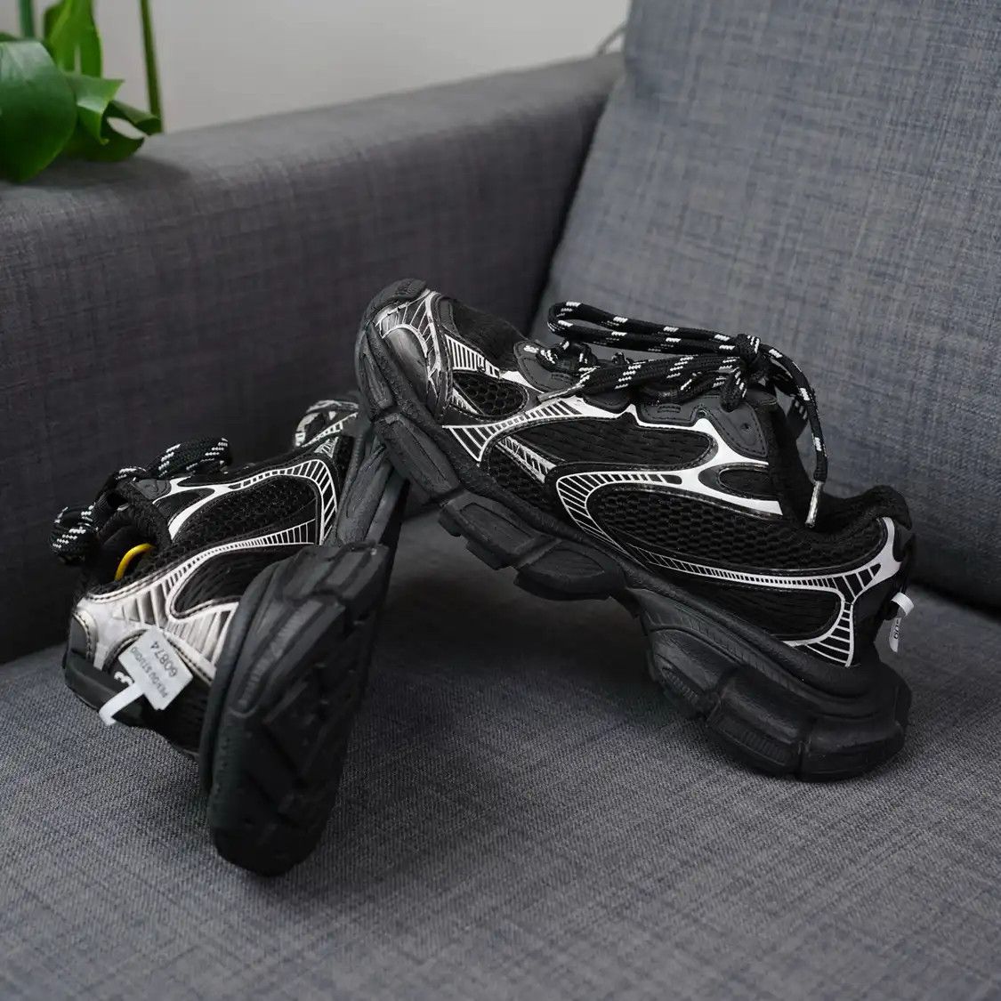 Balenciaga BALENCIAGA black fabric Women's casual sneakers 38 Size US 8 / IT 38 - 8 Thumbnail