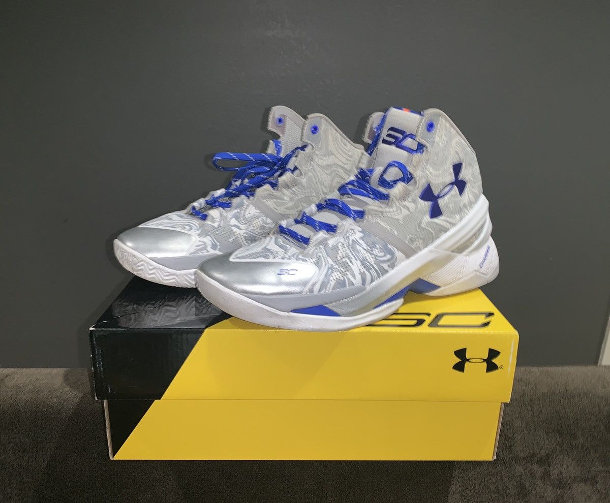 Under armour hotsell curry 2 waves