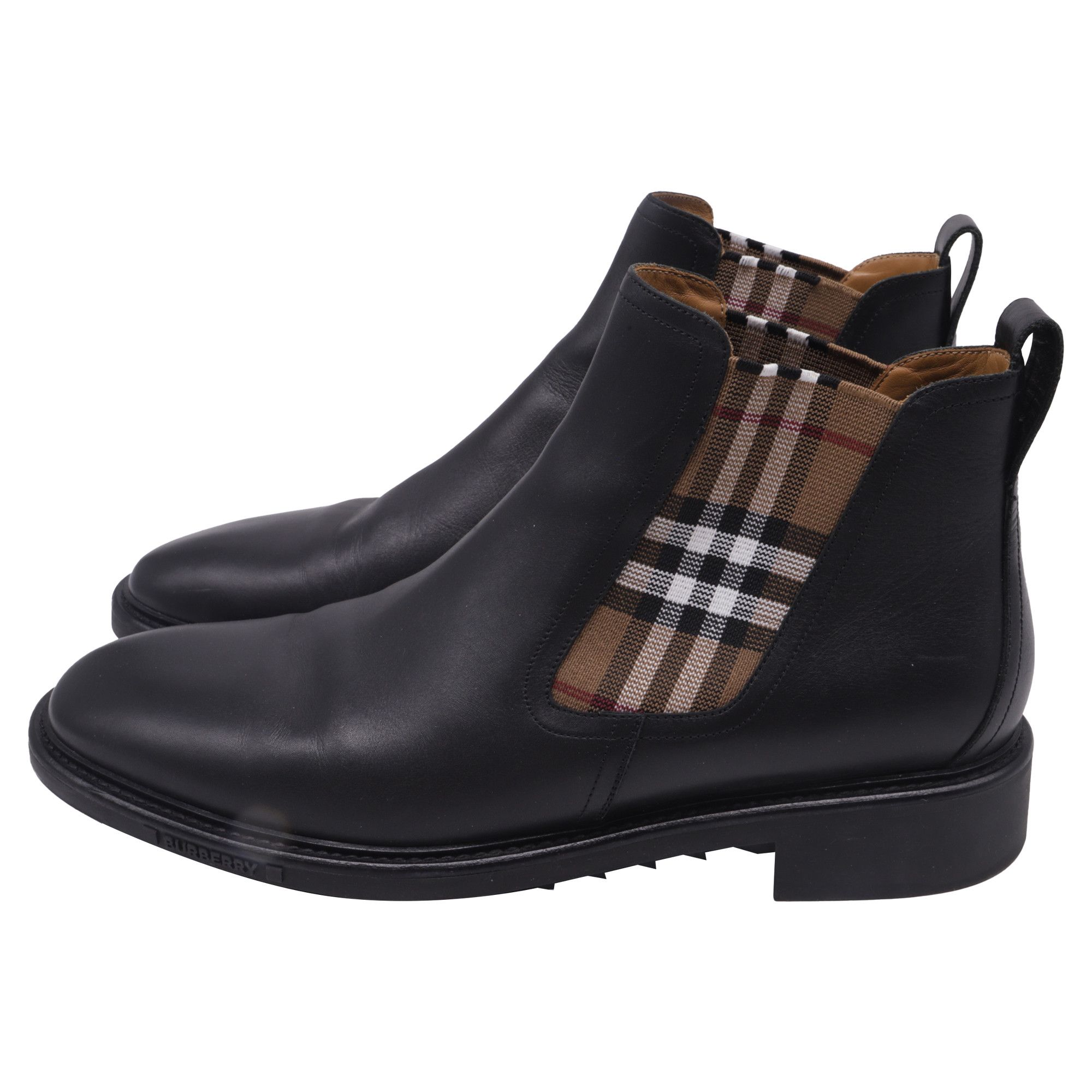 Burberry Allostock Check Chelsea Boots in Black Leather Burberry Allostock Chelsea Boots Burberry Allostock Check  main image 4