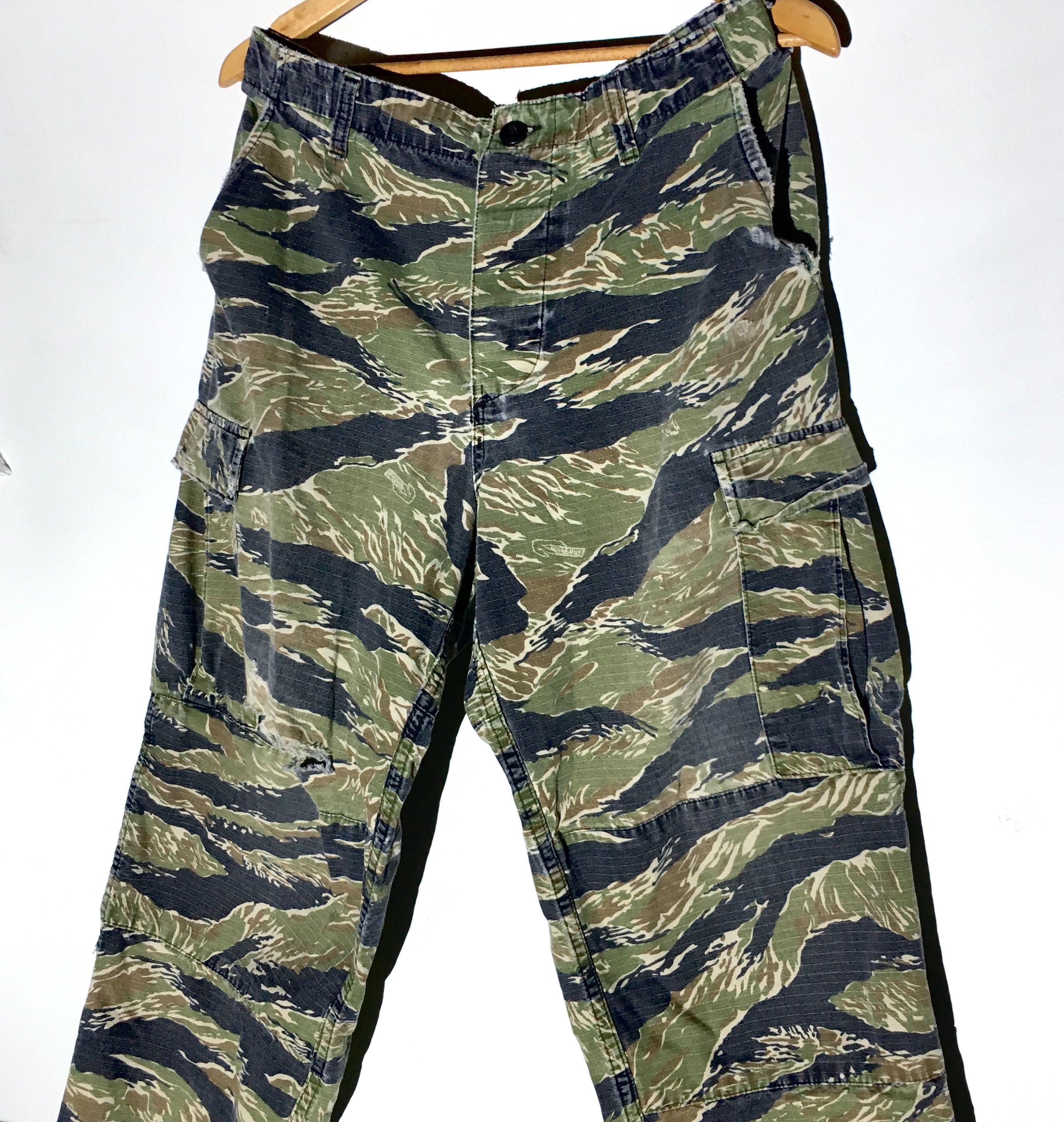 Vintage Vintage Military Issued Tiger Stripe Camo Cargo Pants Size US 32 / EU 48 - 1 Preview