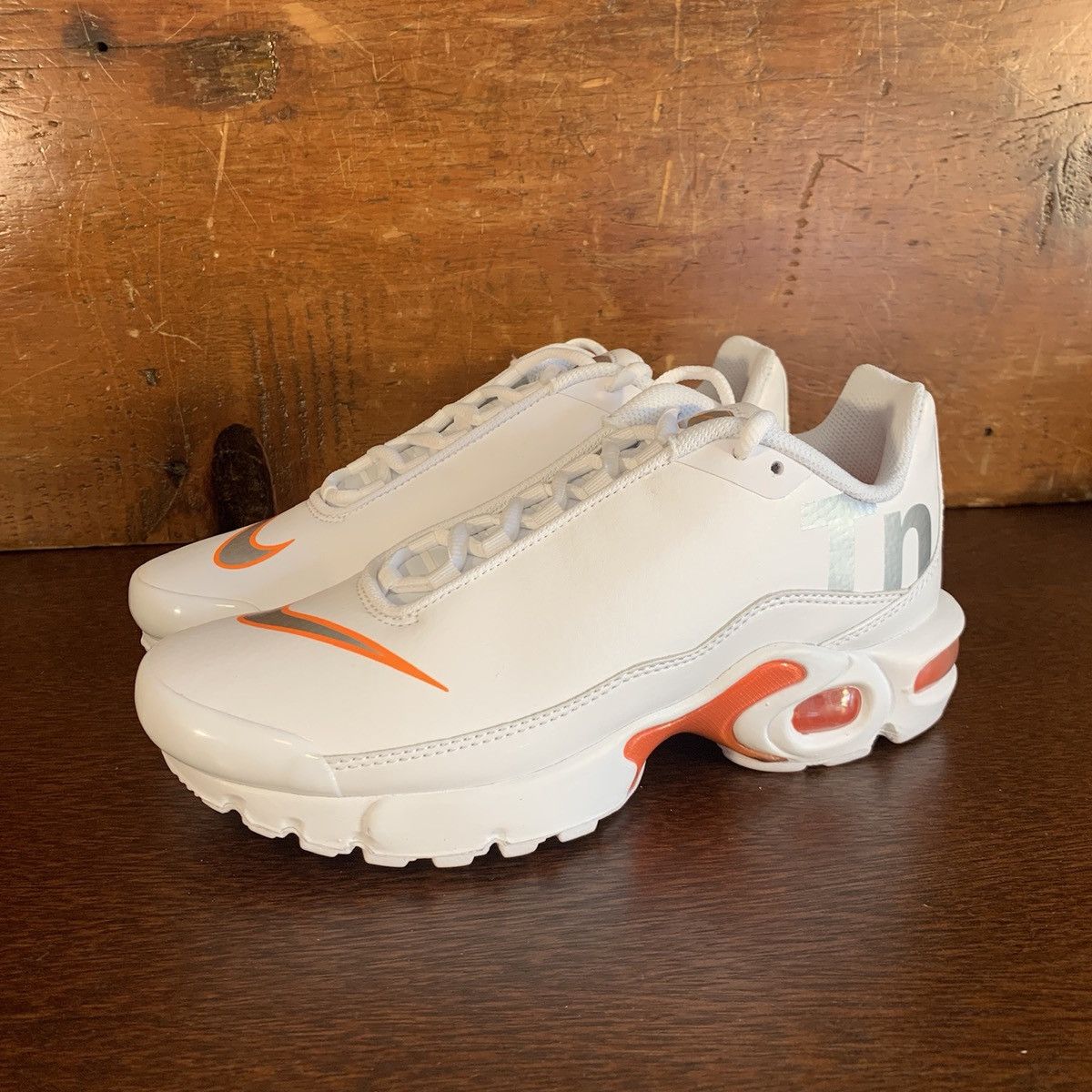 Nike tn big logo orange hotsell