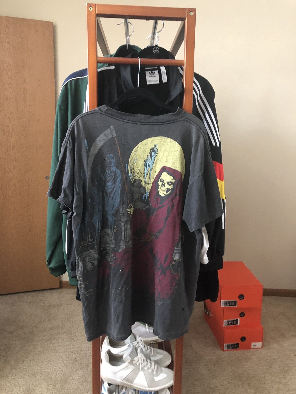 Vintage × Yeezy Faded Vintage Black Tee Size US L / EU 52-54 / 3 - 2 Thumbnail