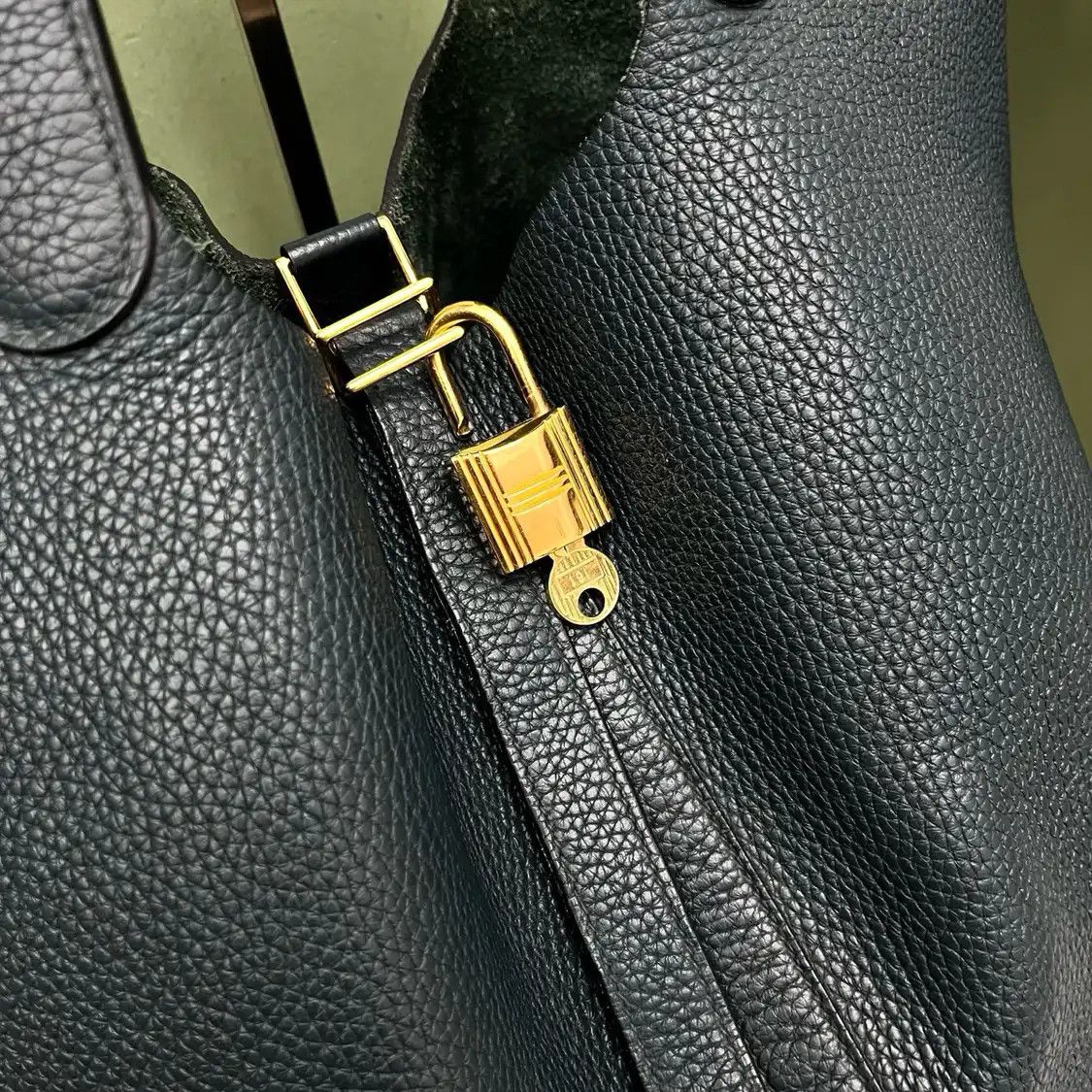 Hermes Hermes Picotin Lock 26 Vert Cypres Clemence cowhide leather picotin shoulder bag Size ONE SIZE - 3 Thumbnail