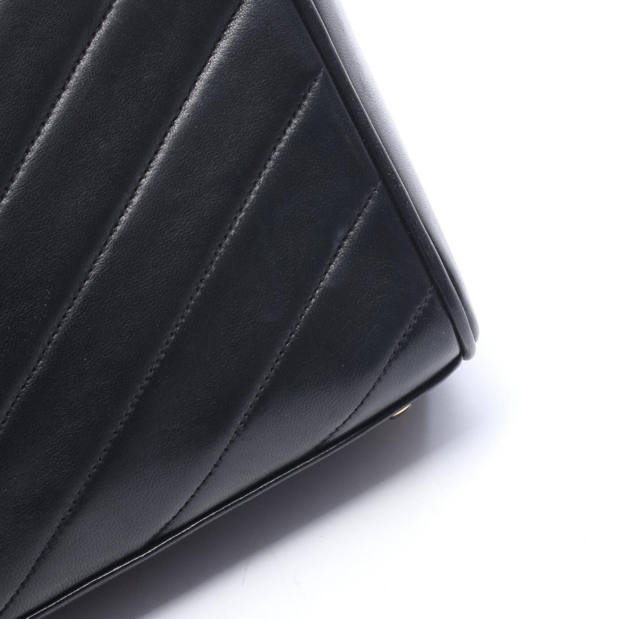 Chanel Chanel Chevron V-stitch Shoulder Bag/Handbag, Lambskin Leather, Women's, Black Size ONE SIZE - 10 Thumbnail