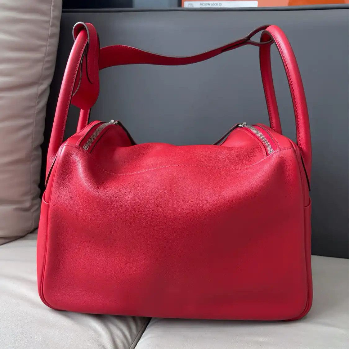 Hermes Hermes Lindy 30 red Swift cowhide leather Lindy bag shoulder bag silver hardware Size ONE SIZE - 3 Thumbnail