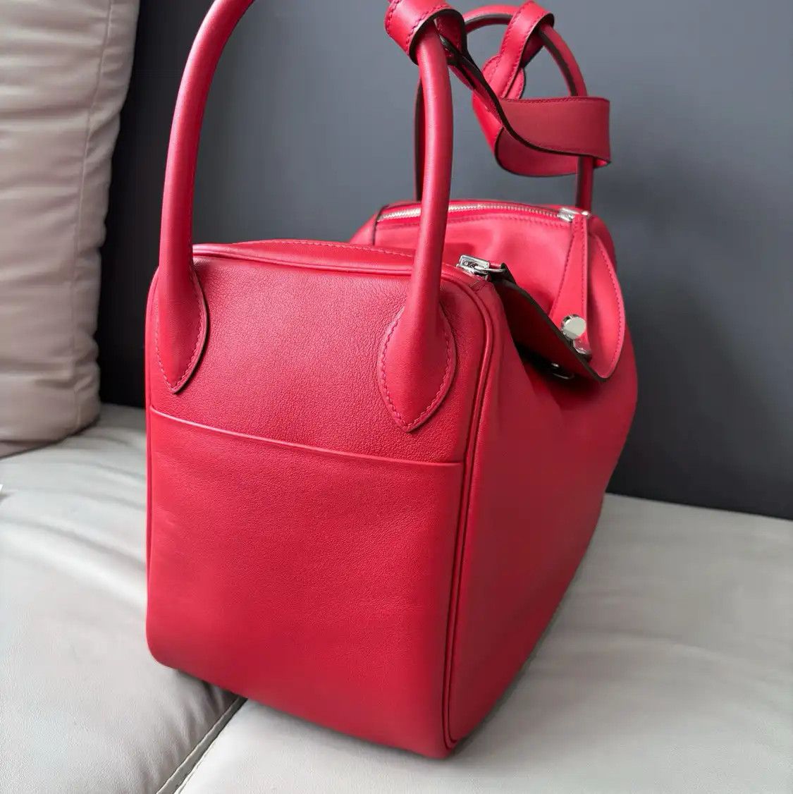 Hermes Hermes Lindy 30 red Swift cowhide leather Lindy bag shoulder bag silver hardware Size ONE SIZE - 2 Thumbnail
