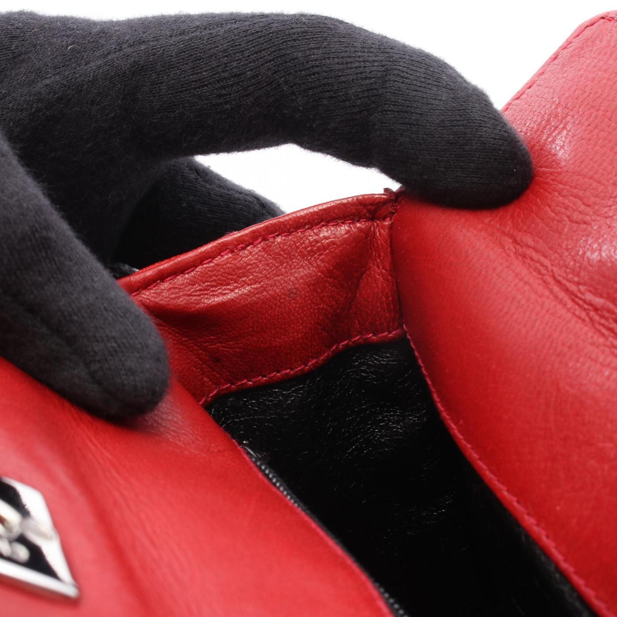 Chanel Chanel Matelassé Handbag, Lambskin Leather, Women's, Red Size ONE SIZE - 8 Thumbnail