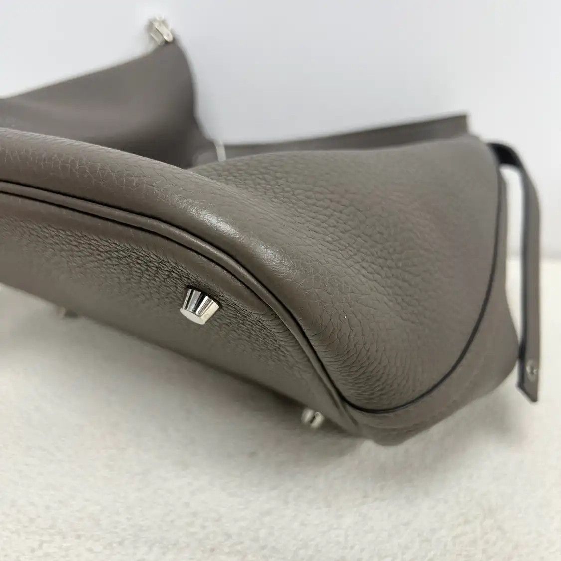 Hermes Hermes Picotin Lock 22 Etain Clemence cowhide leather picotin shoulder bag gold Size ONE SIZE - 3 Thumbnail
