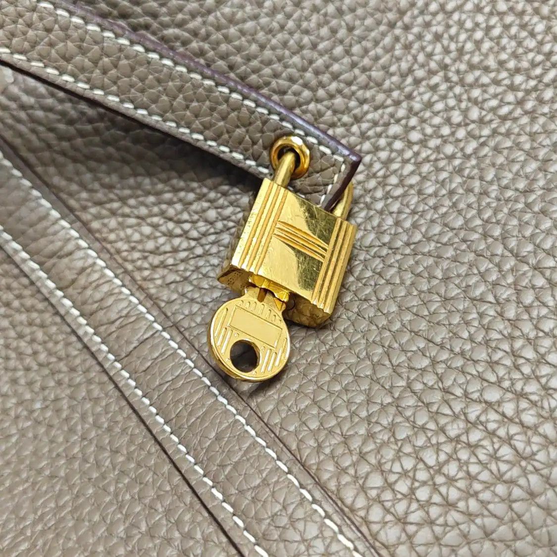 Hermes Hermes Picotin Lock 22 Etoupe Clemence cowhide leather picotin handbag gold hard Size ONE SIZE - 10 Thumbnail