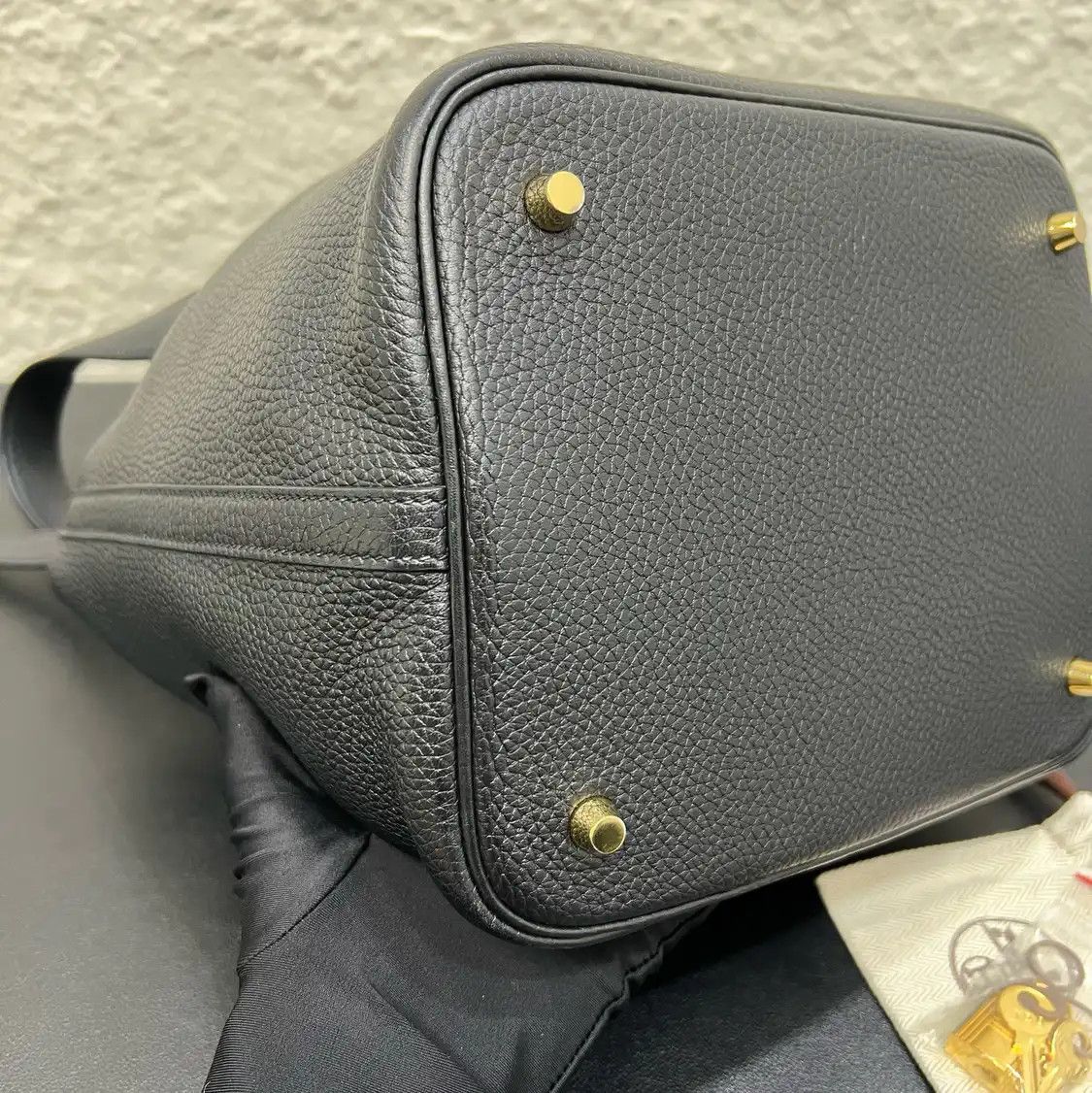 Hermes Hermes Picotin Lock 18 black Togo cowhide leather picotin handbag gold hardware Size ONE SIZE - 7 Thumbnail