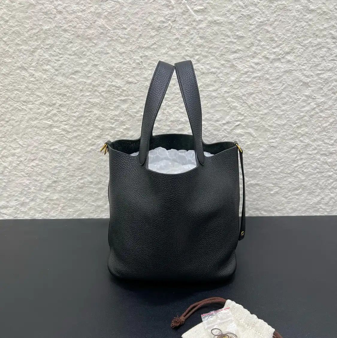 Hermes Hermes Picotin Lock 18 black Togo cowhide leather picotin handbag gold hardware Size ONE SIZE - 2 Thumbnail